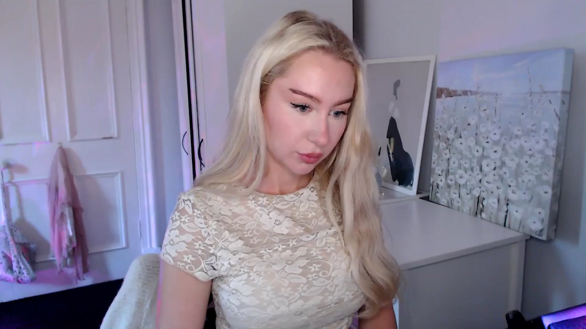Gallery image thumbnail from British_Cutie's myfreecams stream on, 08/06/2025, 18:06 image 8 of 20