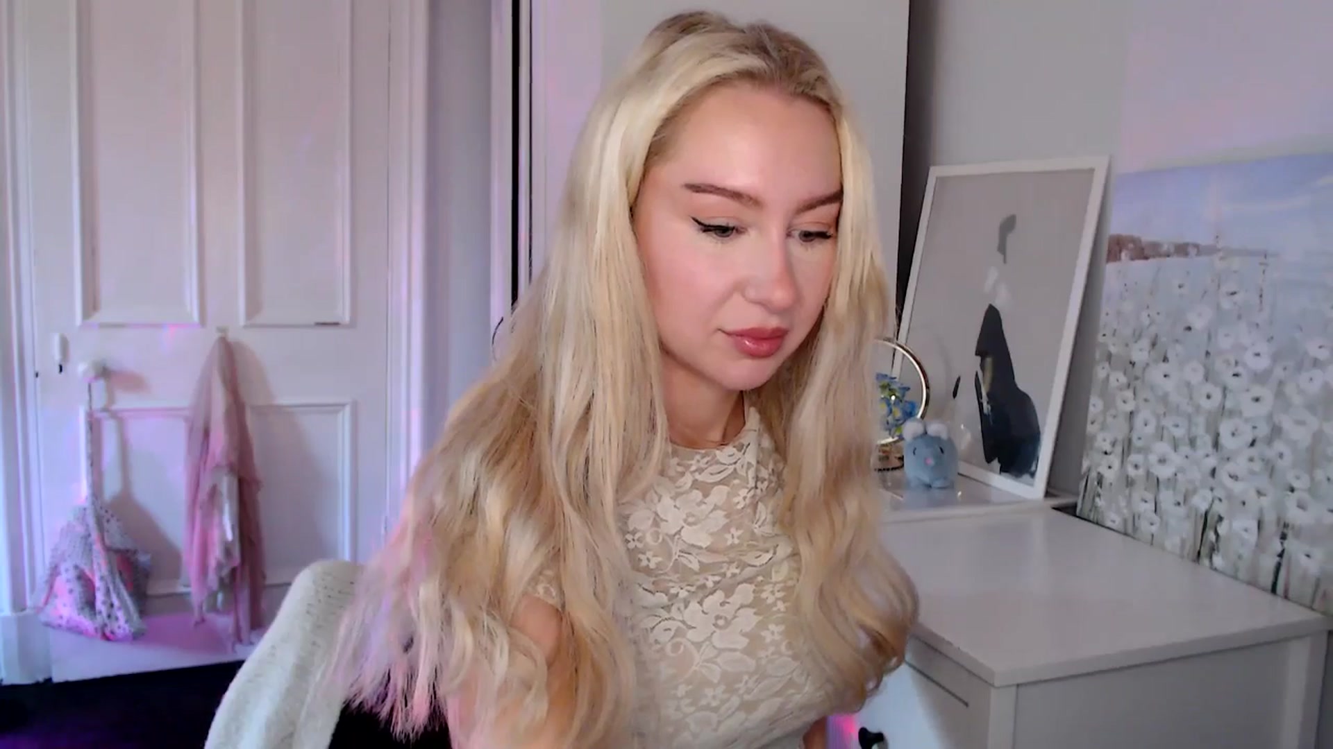 Gallery image thumbnail from British_Cutie's myfreecams stream on, 08/06/2025, 18:06 image 10 of 20