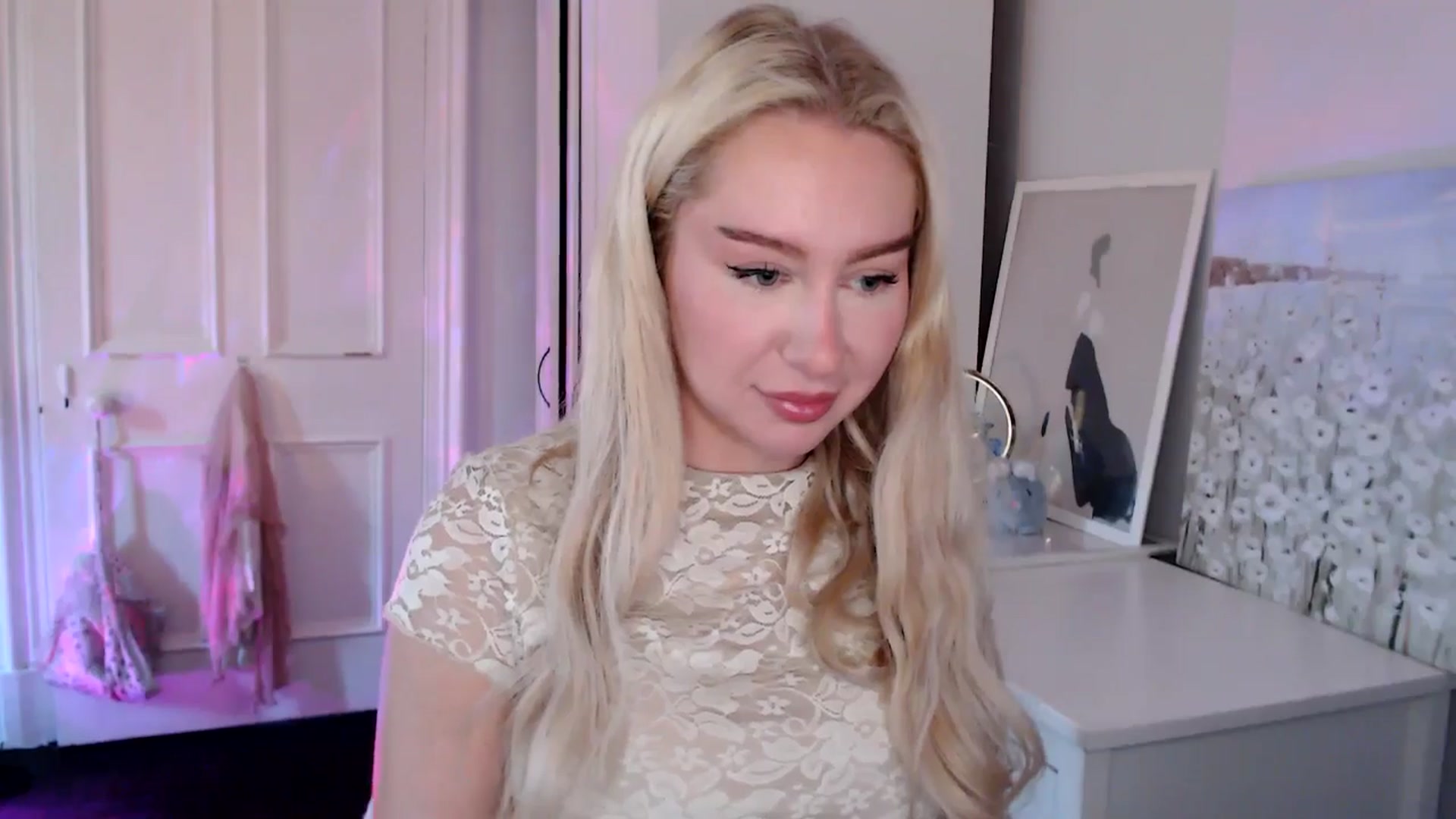 Gallery image thumbnail from British_Cutie's myfreecams stream on, 08/06/2025, 18:06 image 11 of 20