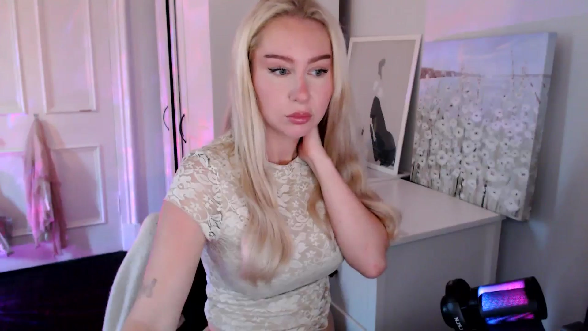 Gallery image thumbnail from British_Cutie's myfreecams stream on, 08/06/2025, 18:06 image 17 of 20