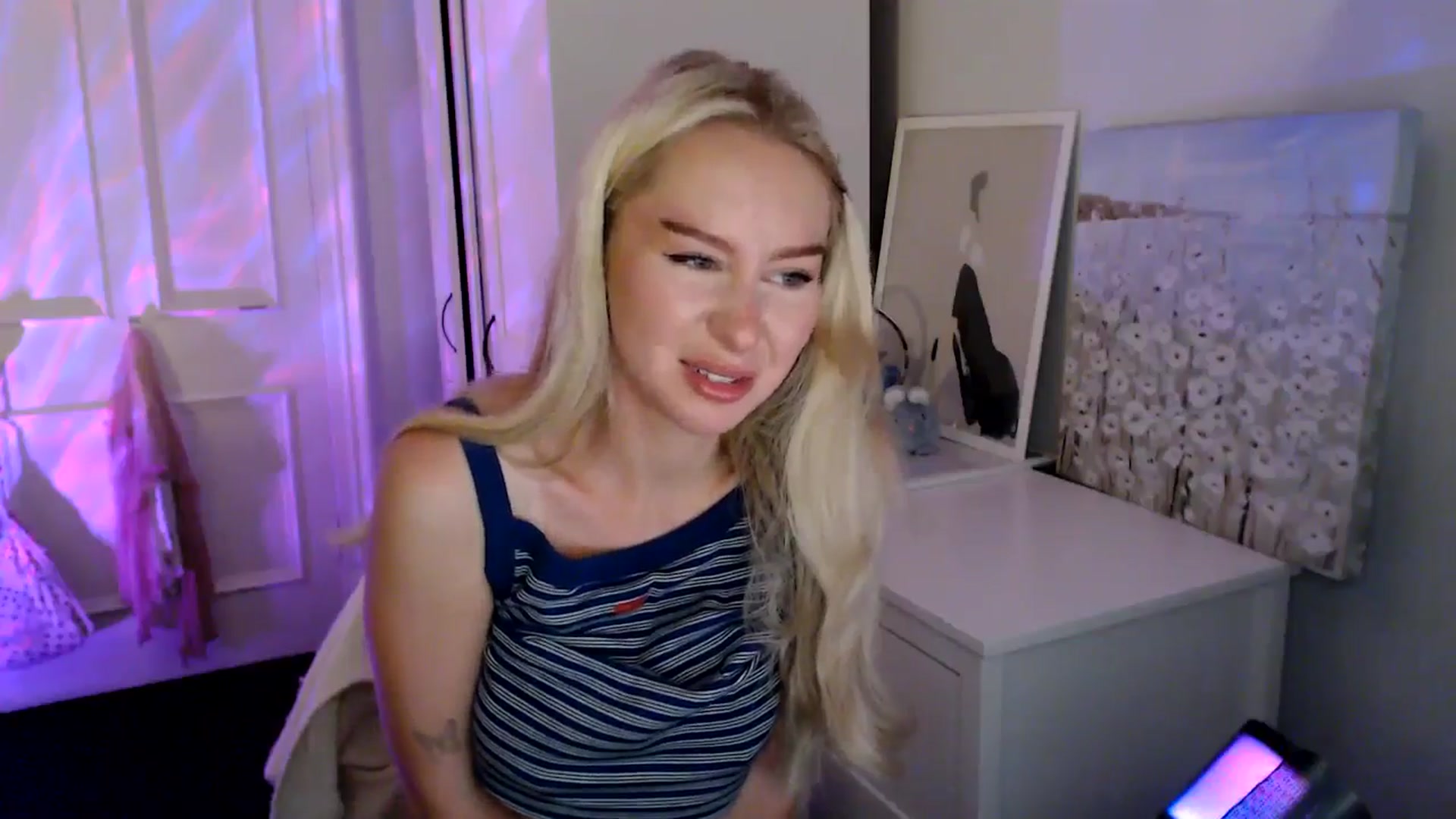 Gallery image thumbnail from British_Cutie's myfreecams stream on, 08/06/2025, 21:50 image 18 of 20