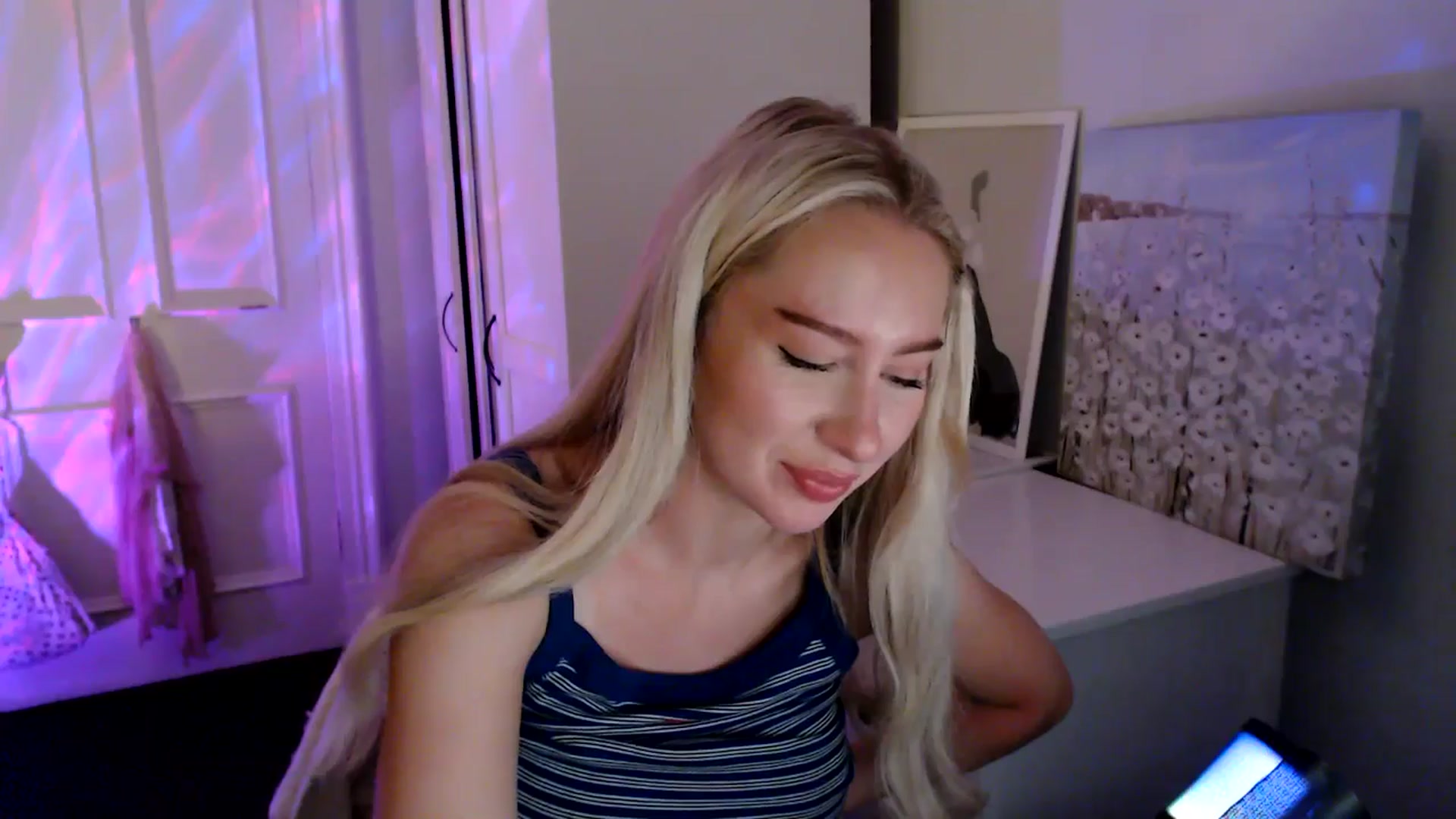 Gallery image thumbnail from British_Cutie's myfreecams stream on, 08/06/2025, 21:50 image 16 of 20