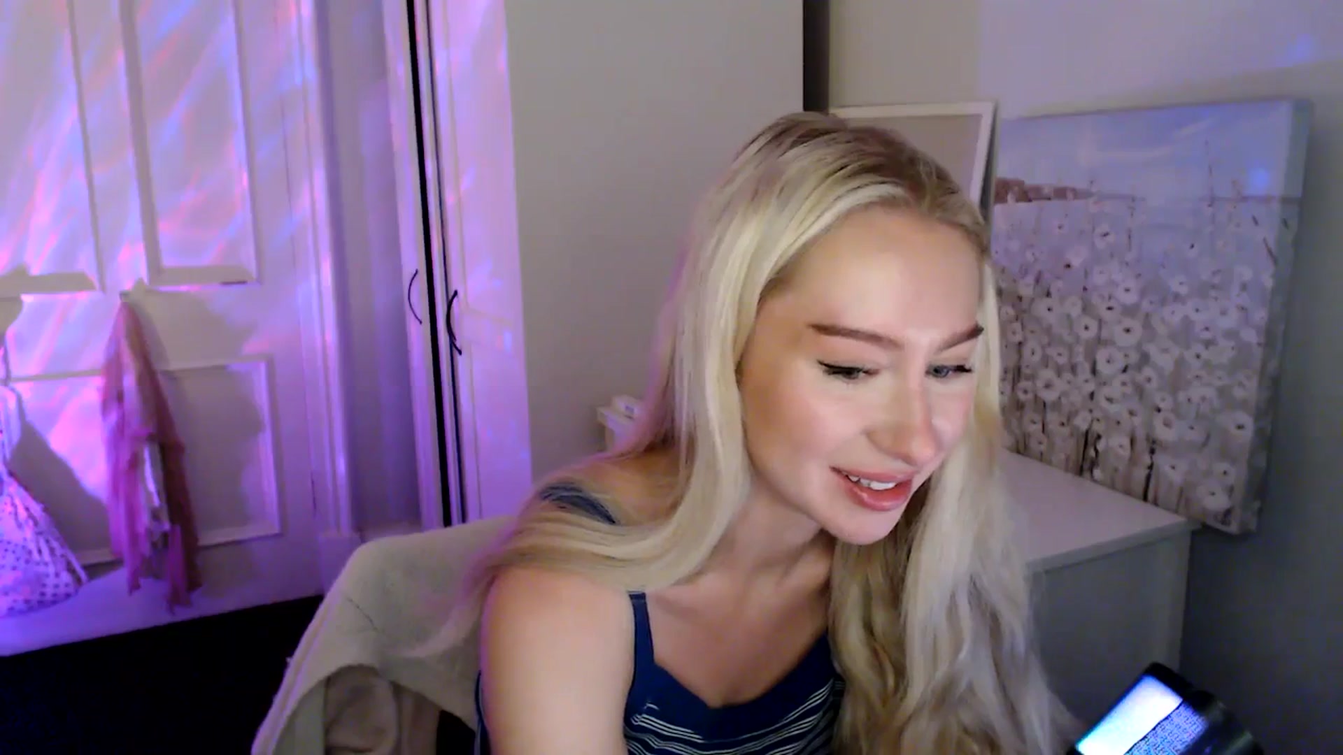 Gallery image thumbnail from British_Cutie's myfreecams stream on, 08/06/2025, 21:50 image 11 of 20