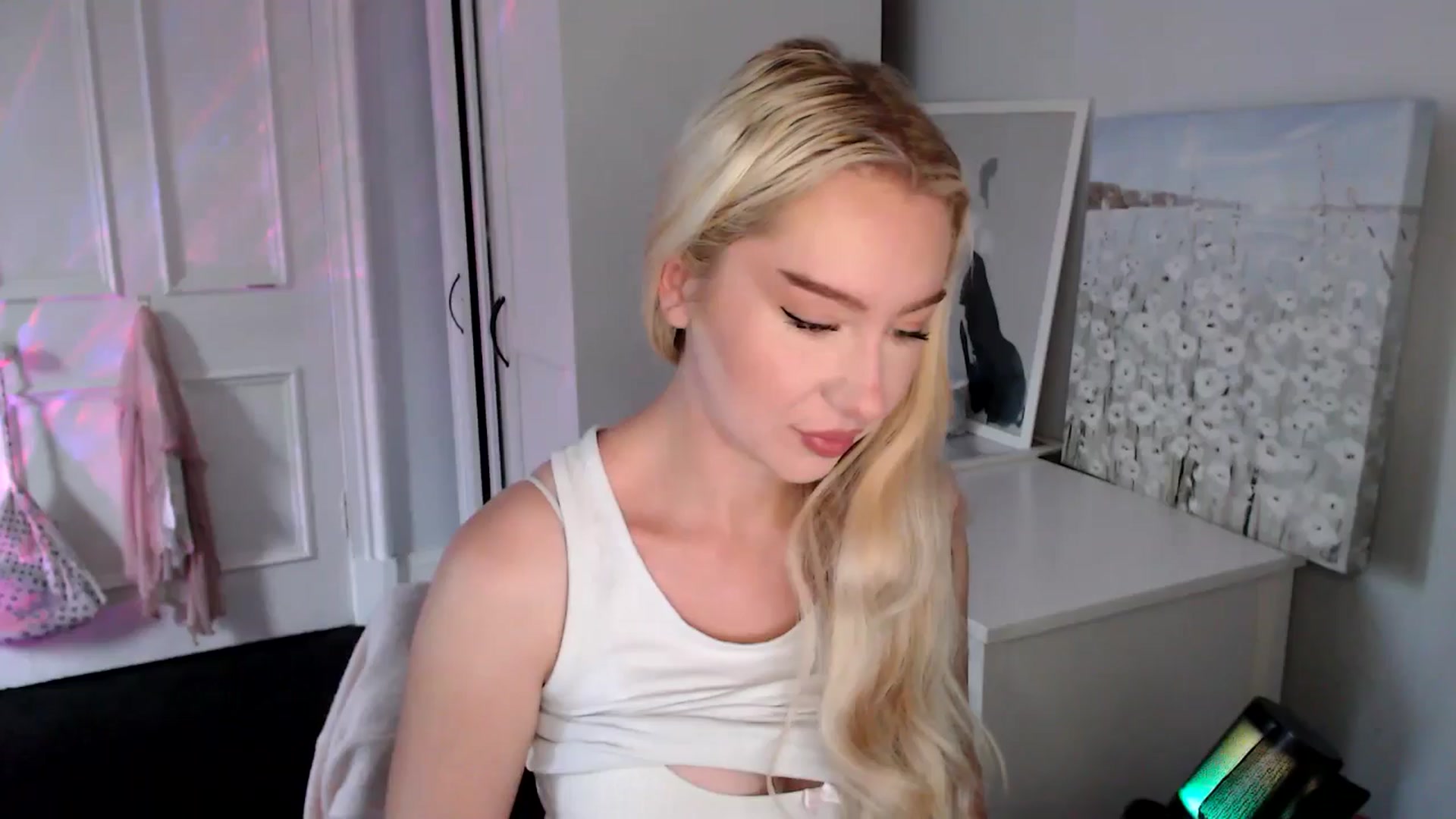 Gallery image thumbnail from British_Cutie's myfreecams stream on, 08/07/2025, 19:54 image 1 of 20
