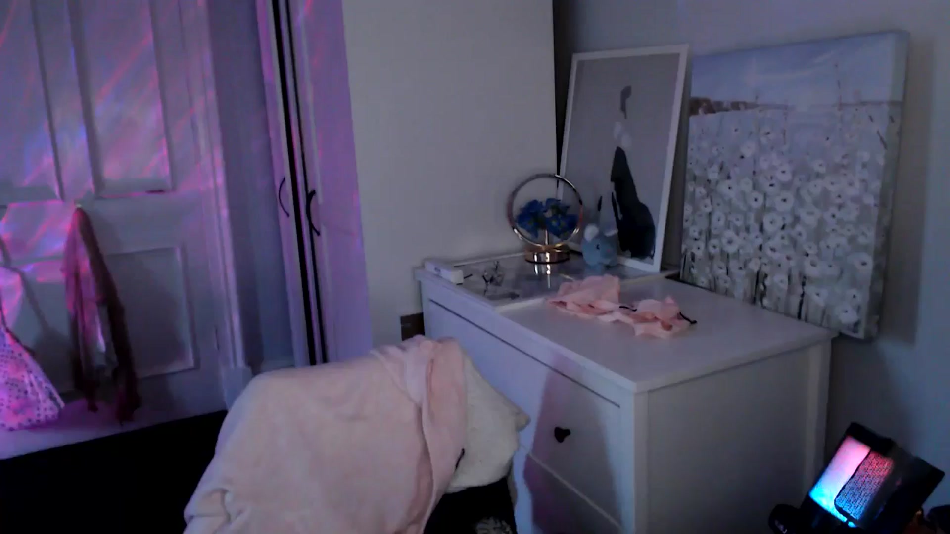 Gallery image thumbnail from British_Cutie's myfreecams stream on, 08/07/2025, 19:54 image 18 of 20