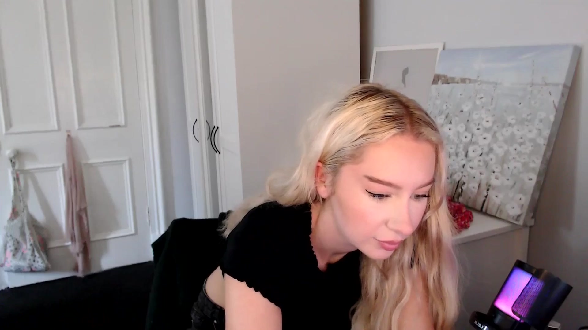 Gallery image thumbnail from British_Cutie's myfreecams stream on, 08/12/2025, 09:35 image 8 of 20