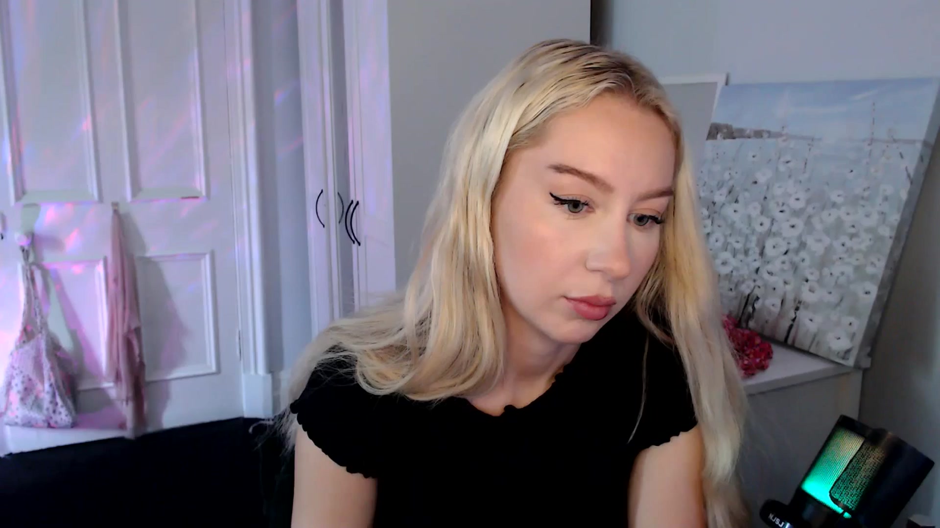 Gallery image thumbnail from British_Cutie's myfreecams stream on, 08/12/2025, 10:24 image 14 of 20