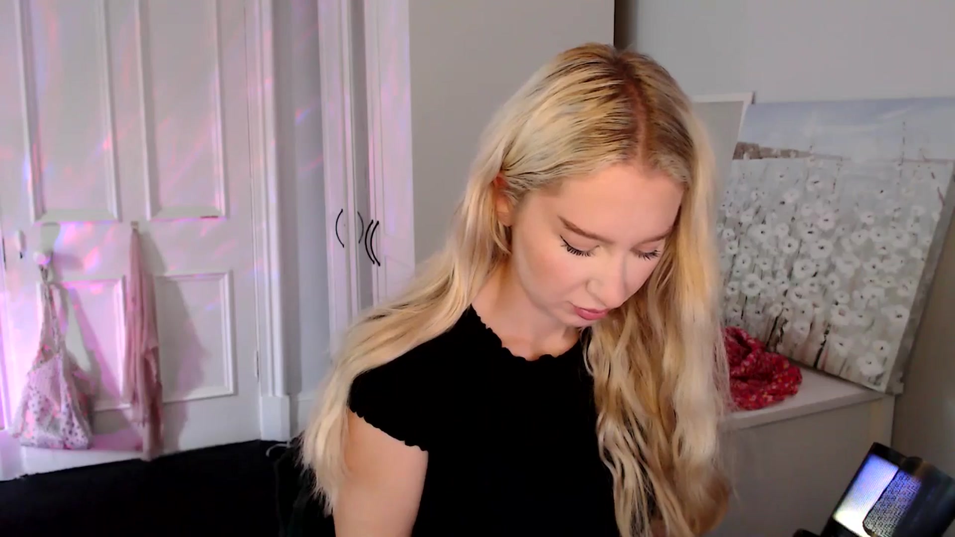 Gallery image thumbnail from British_Cutie's myfreecams stream on, 08/12/2025, 10:24 image 13 of 20