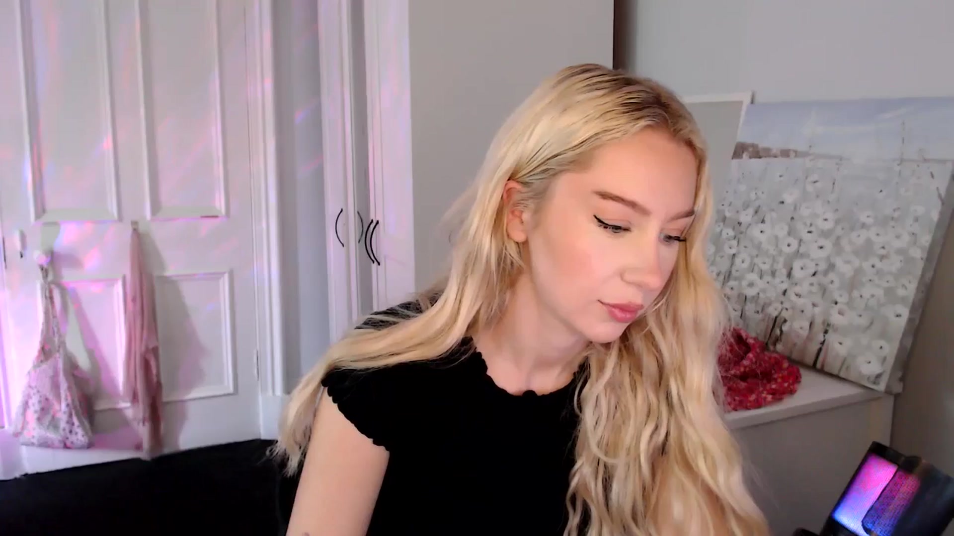 Gallery image thumbnail from British_Cutie's myfreecams stream on, 08/12/2025, 10:24 image 12 of 20