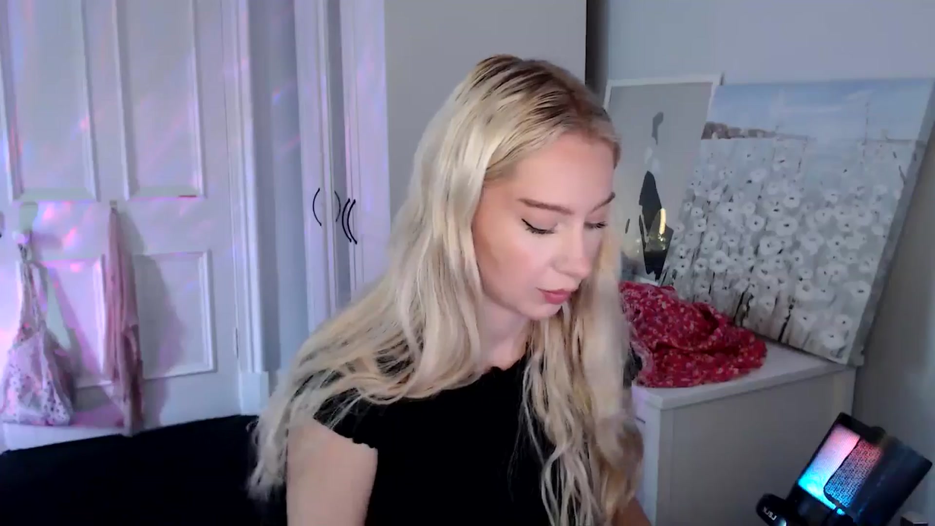 Gallery image thumbnail from British_Cutie's myfreecams stream on, 08/12/2025, 10:24 image 17 of 20