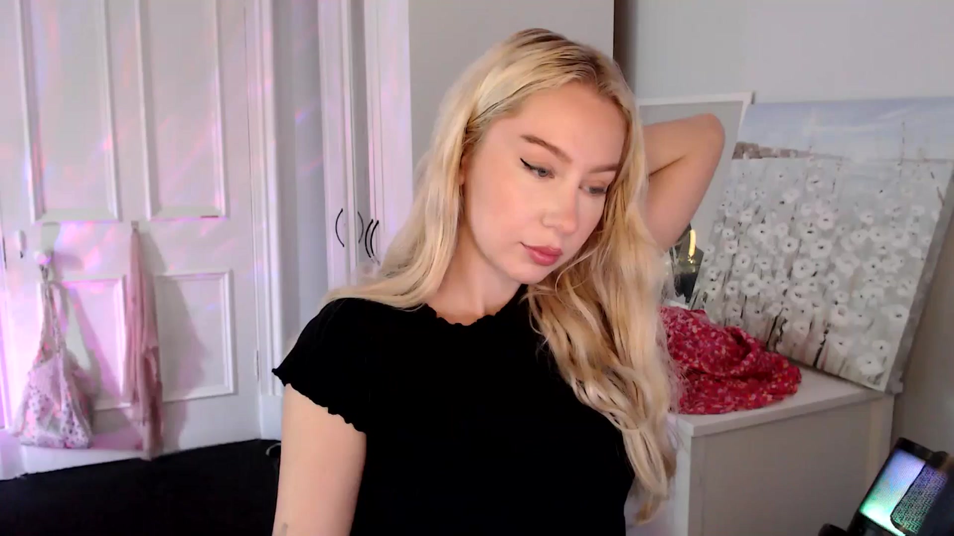 Gallery image thumbnail from British_Cutie's myfreecams stream on, 08/12/2025, 10:24 image 11 of 20