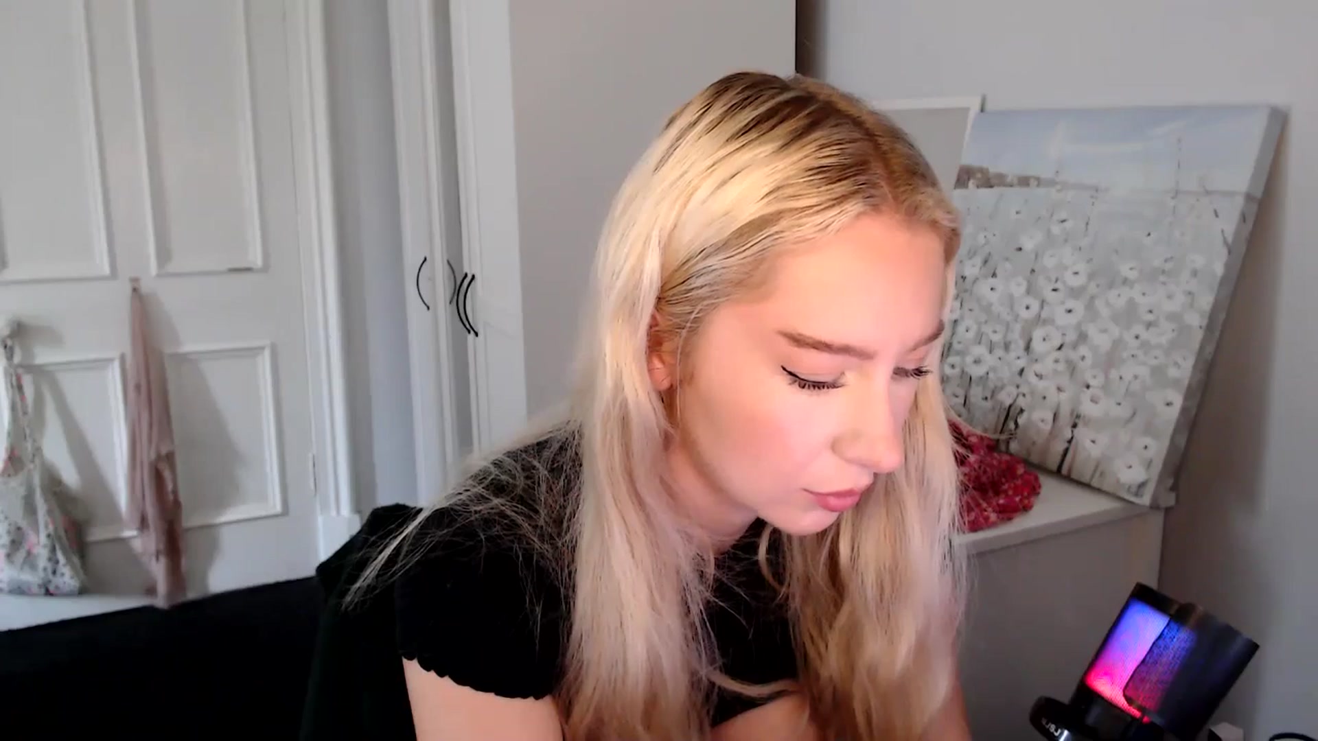 Gallery image thumbnail from British_Cutie's myfreecams stream on, 08/12/2025, 10:24 image 3 of 20