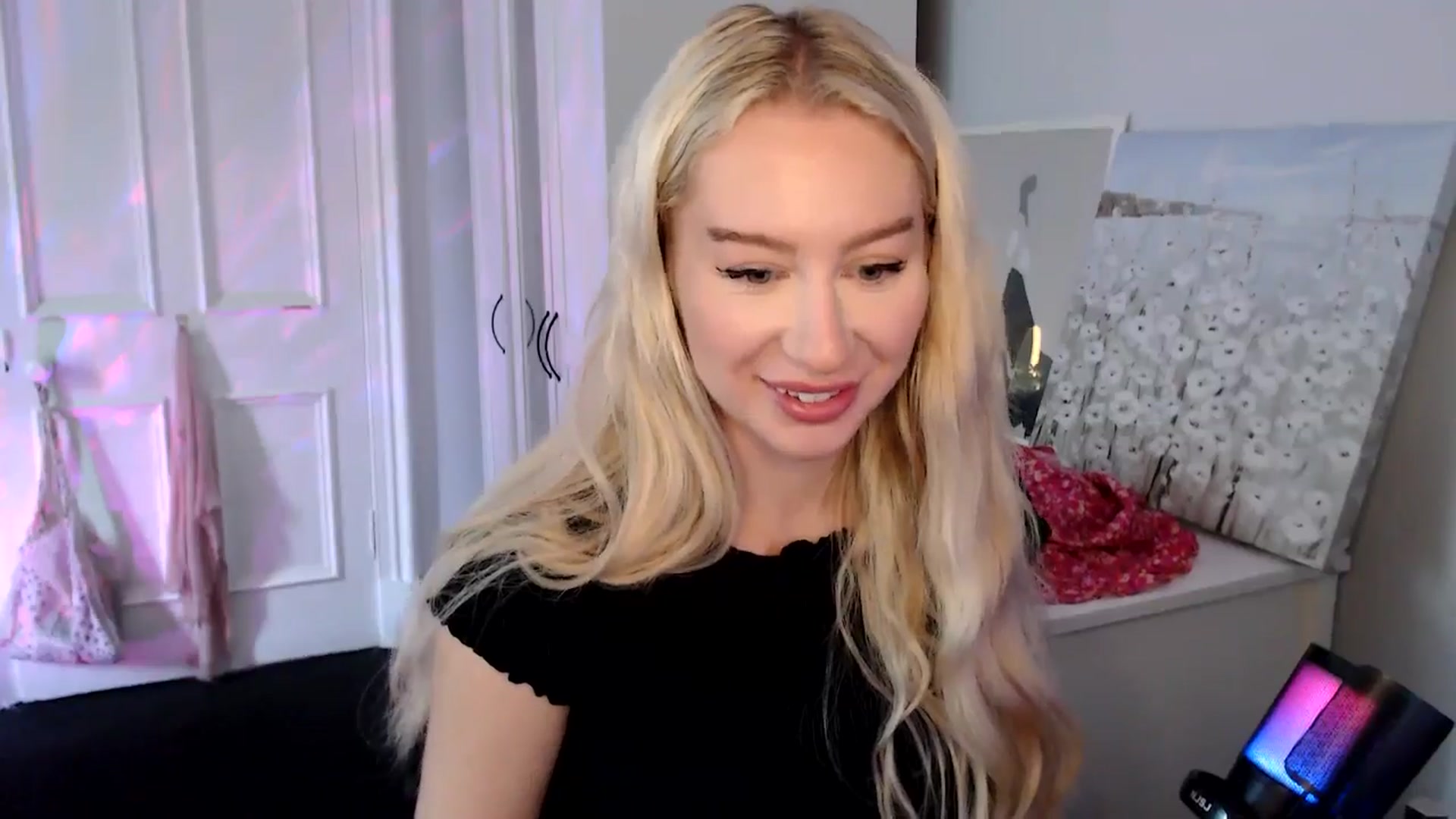 Gallery image thumbnail from British_Cutie's myfreecams stream on, 08/12/2025, 10:24 image 16 of 20