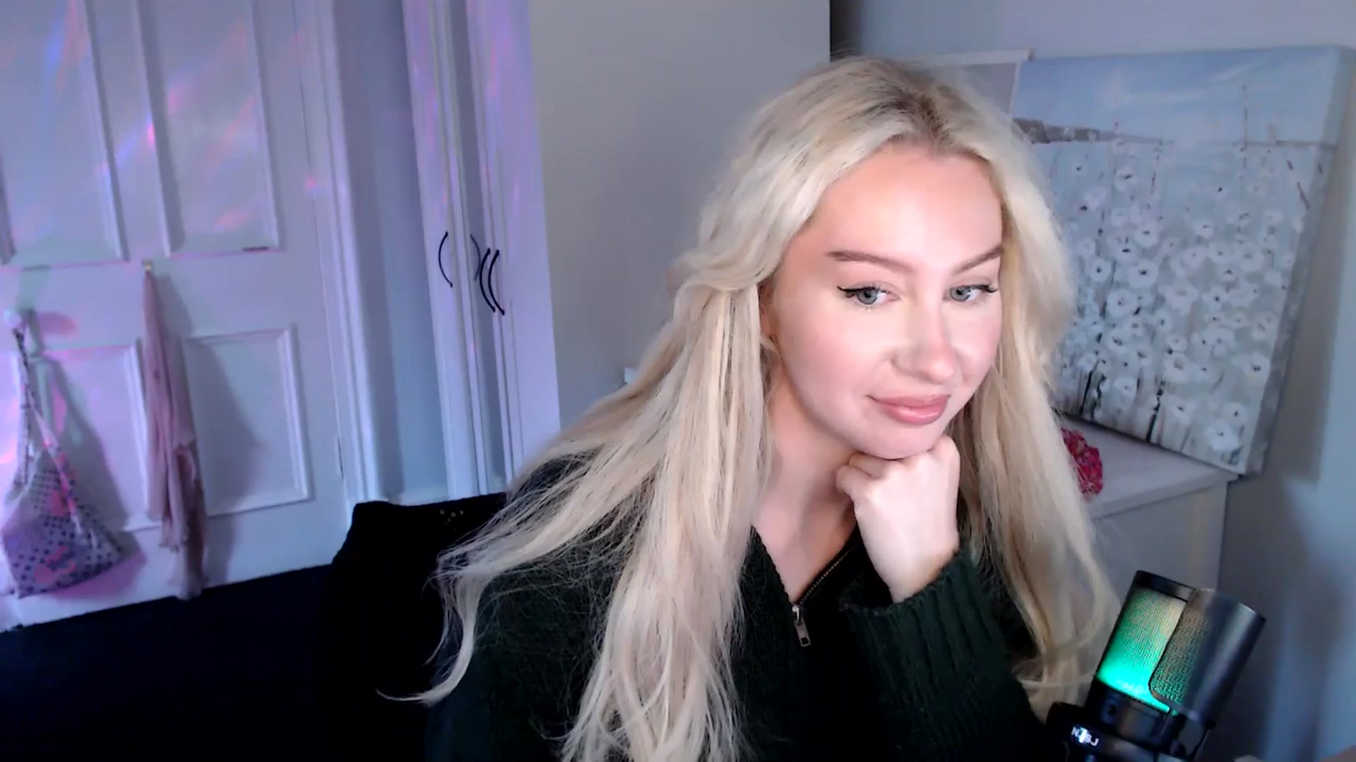 Gallery image thumbnail from British_Cutie's myfreecams stream on, 08/12/2025, 18:22 image 19 of 20