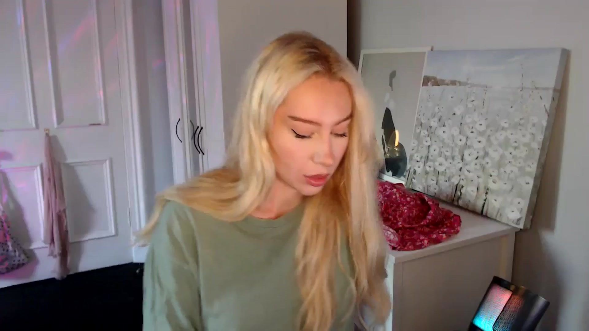 Gallery image thumbnail from British_Cutie's myfreecams stream on, 08/12/2025, 18:22 image 4 of 20