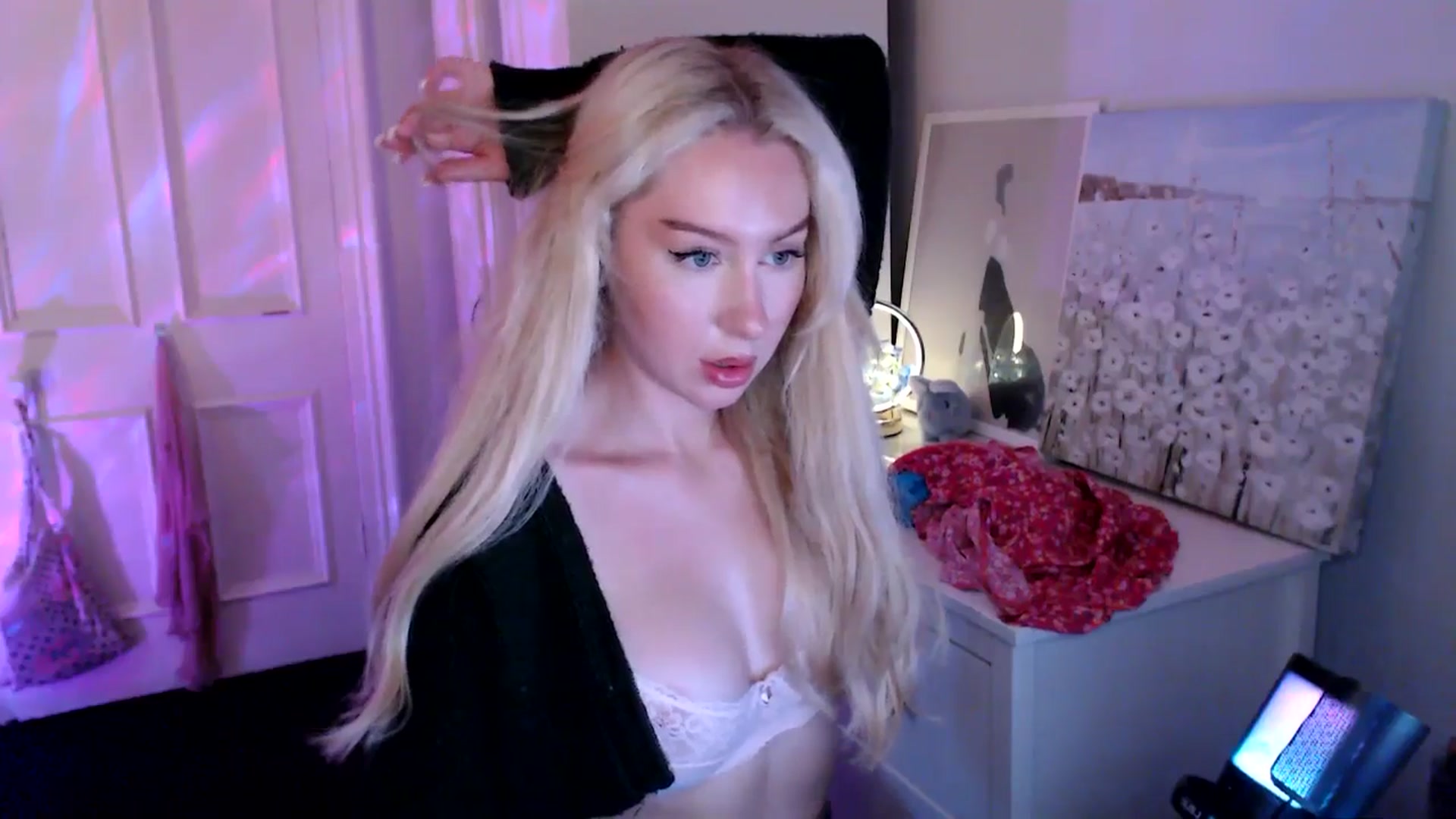 Gallery image thumbnail from British_Cutie's myfreecams stream on, 08/12/2025, 20:53 image 4 of 20