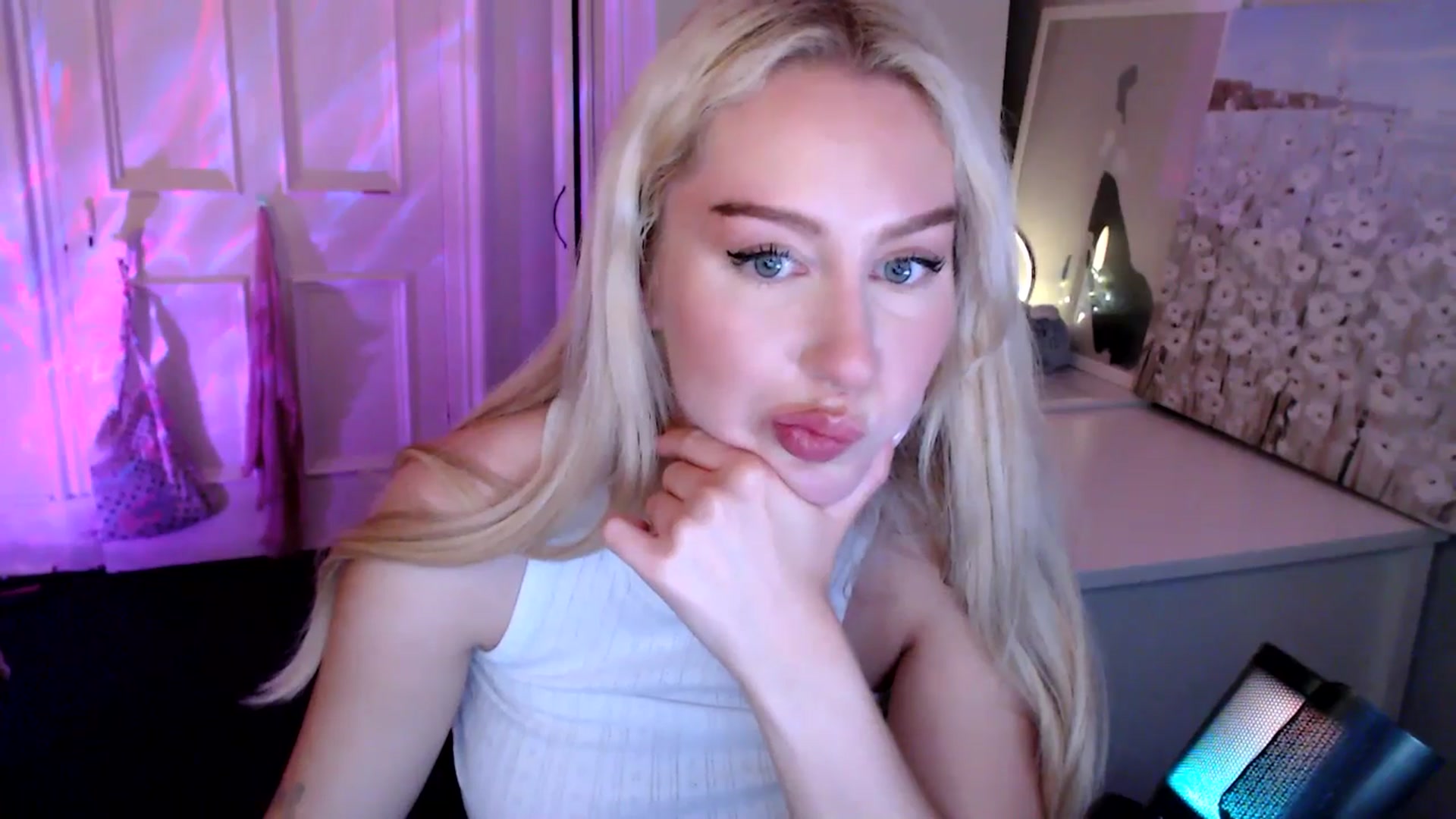 Gallery image thumbnail from British_Cutie's myfreecams stream on, 08/13/2025, 21:28 image 11 of 20