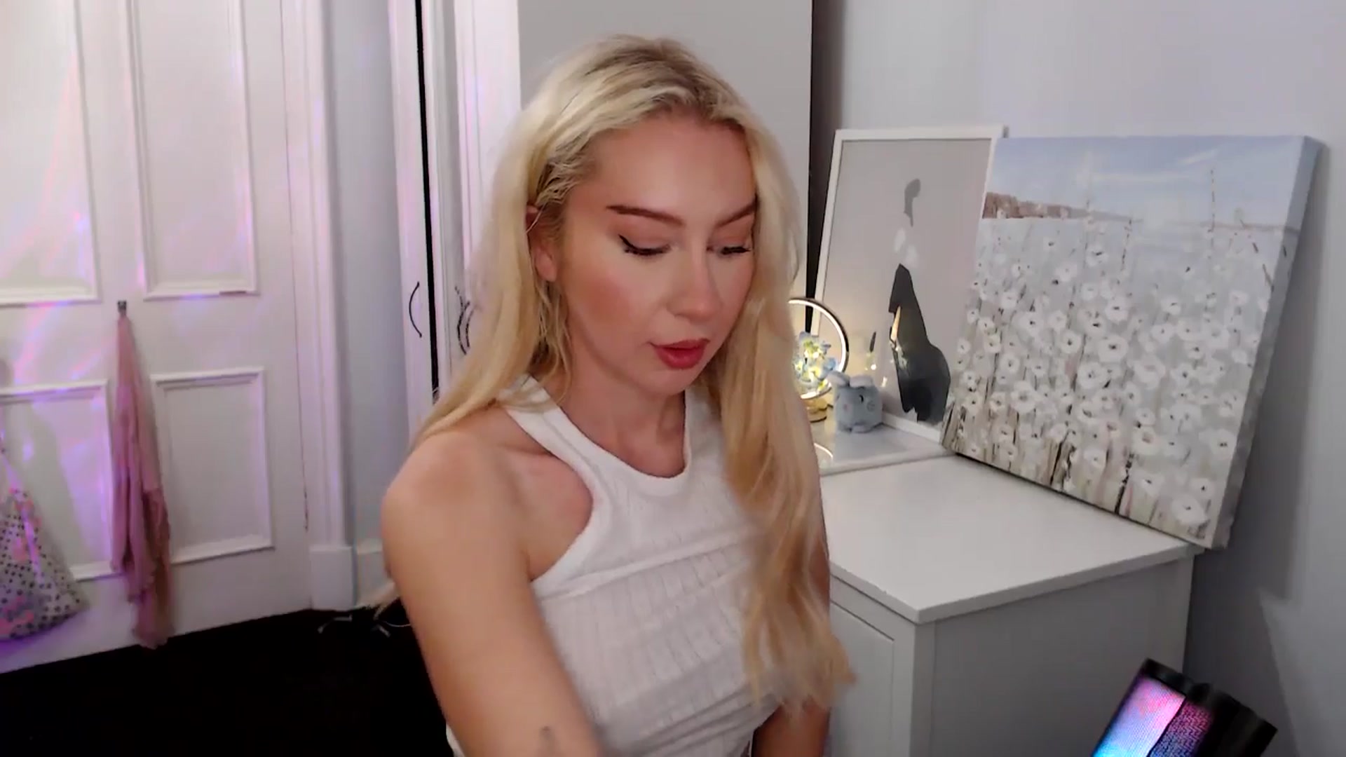 Gallery image thumbnail from British_Cutie's myfreecams stream on, 08/13/2025, 21:28 image 3 of 20
