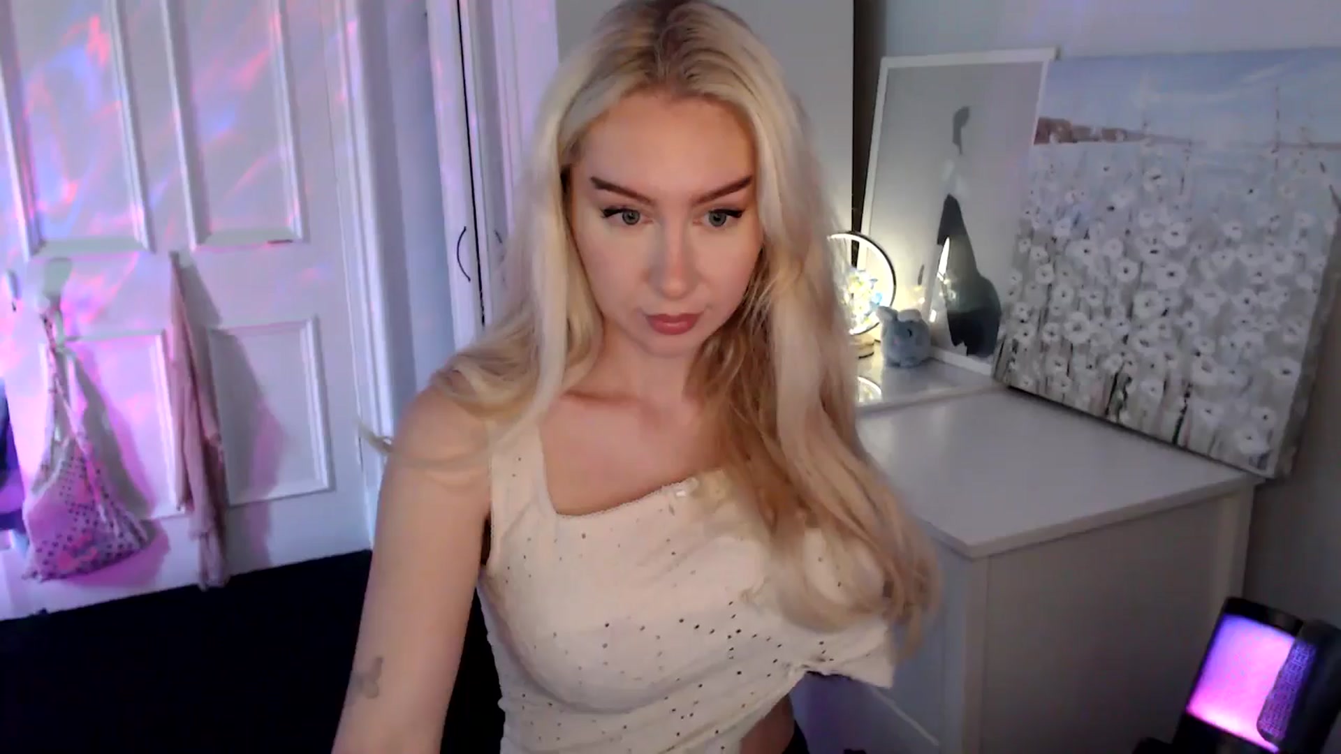 Gallery image thumbnail from British_Cutie's myfreecams stream on, 08/14/2025, 12:20 image 10 of 20
