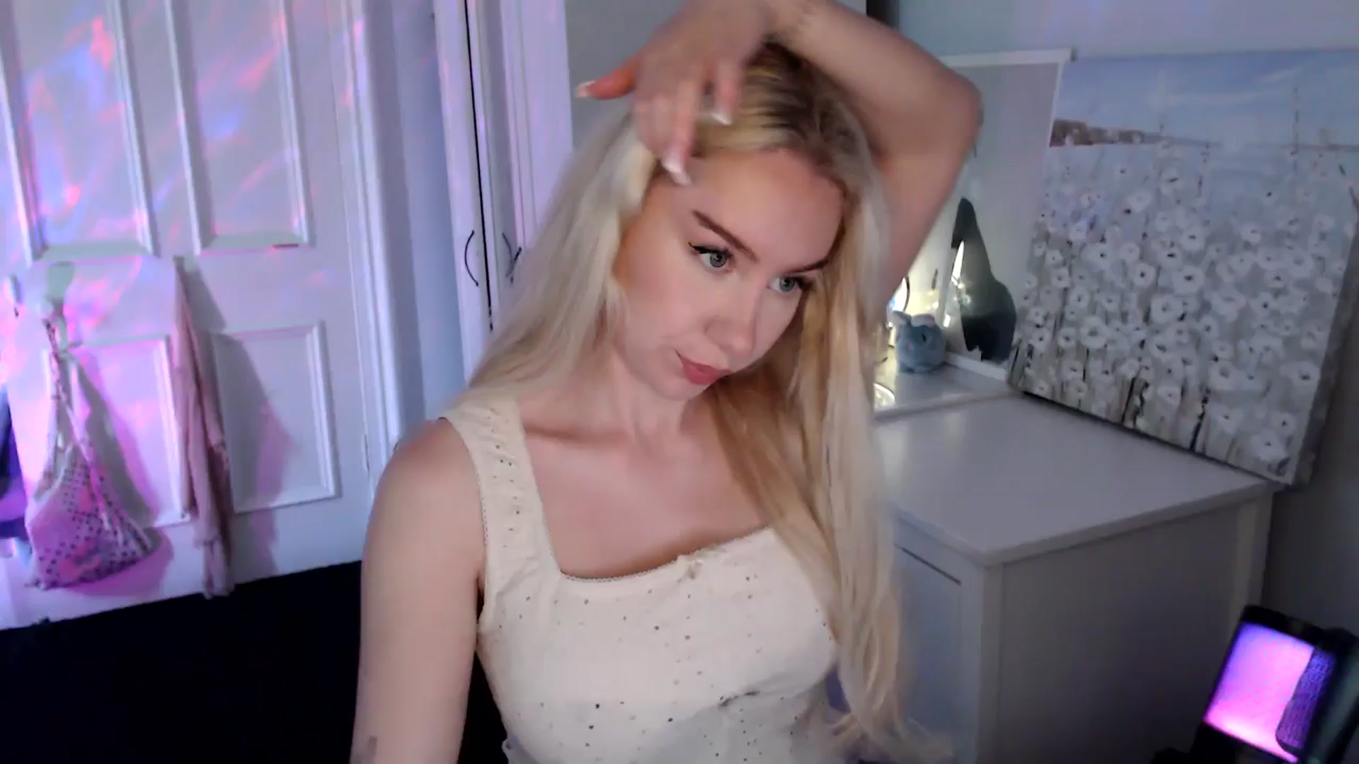 Gallery image thumbnail from British_Cutie's myfreecams stream on, 08/14/2025, 12:20 image 1 of 20