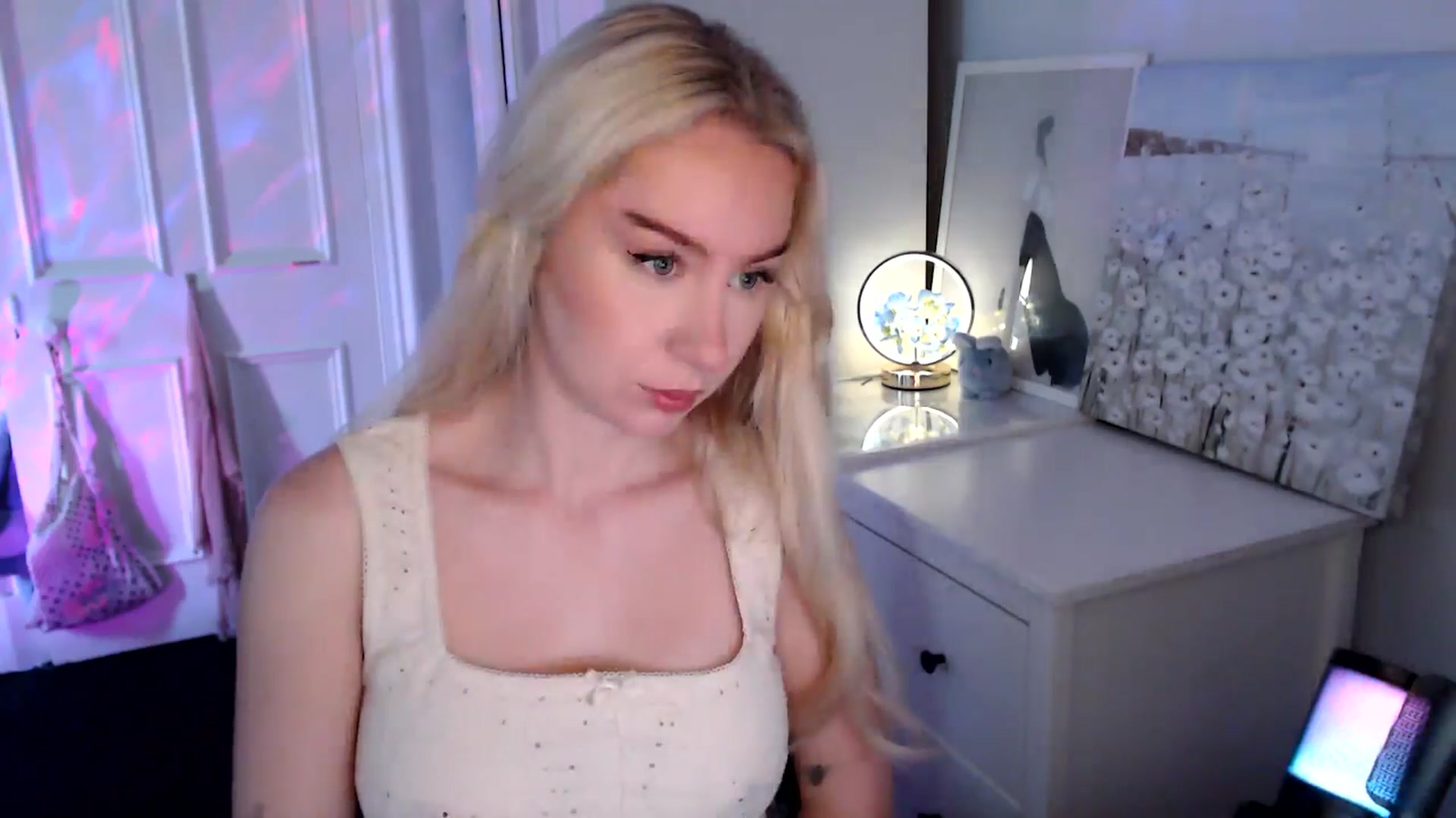 Gallery image thumbnail from British_Cutie's myfreecams stream on, 08/14/2025, 12:20 image 4 of 20