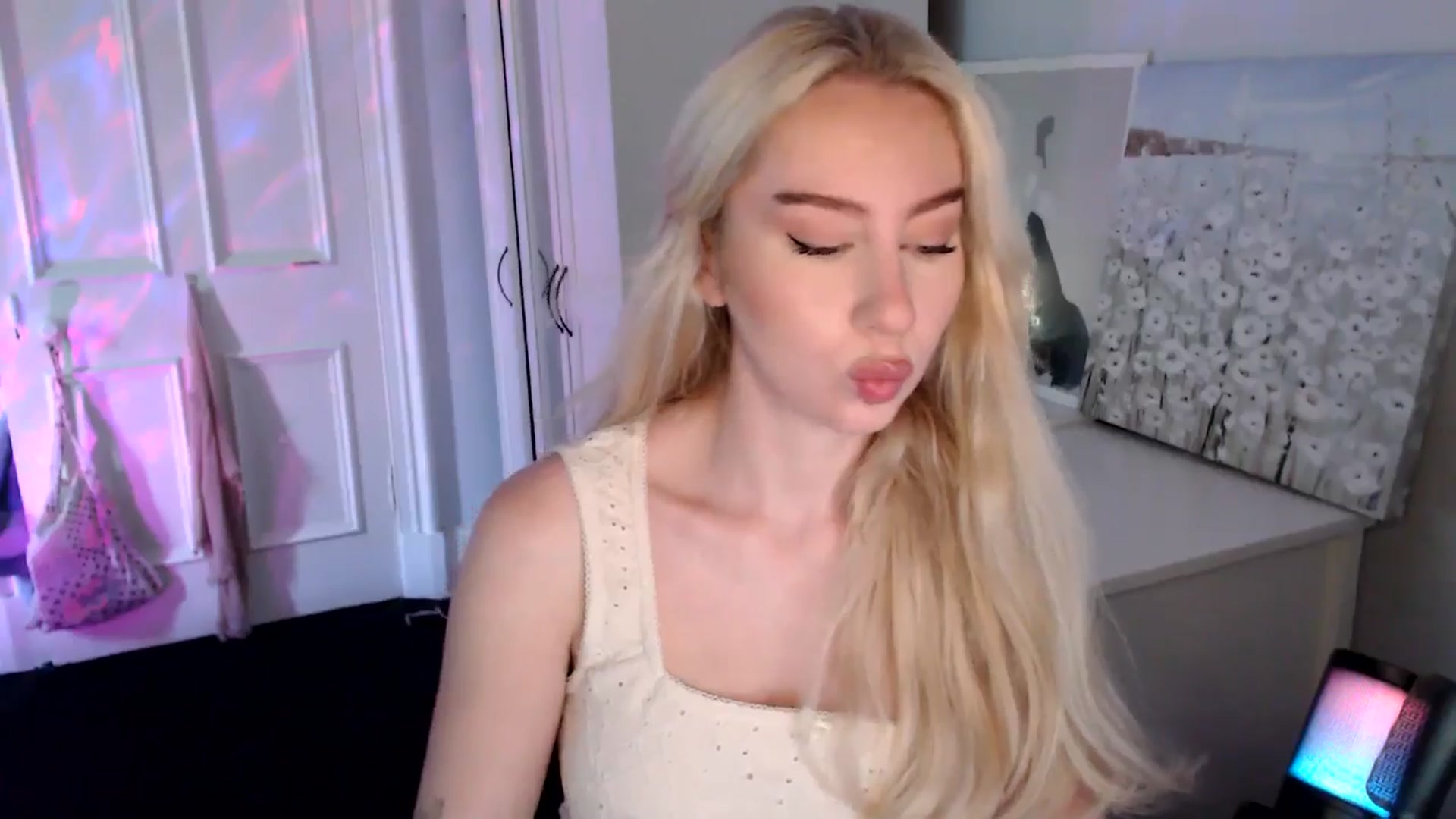 Gallery image thumbnail from British_Cutie's myfreecams stream on, 08/14/2025, 12:20 image 2 of 20