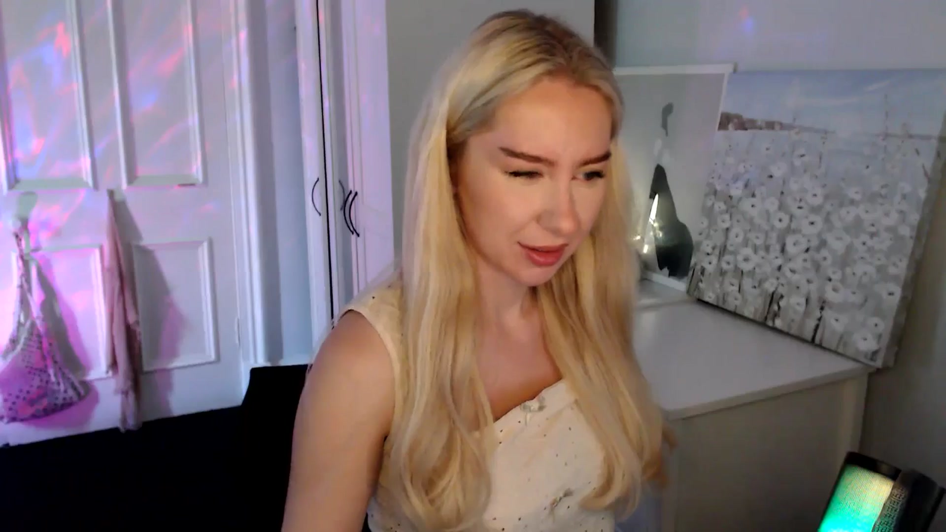 Gallery image thumbnail from British_Cutie's myfreecams stream on, 08/14/2025, 13:11 image 9 of 20