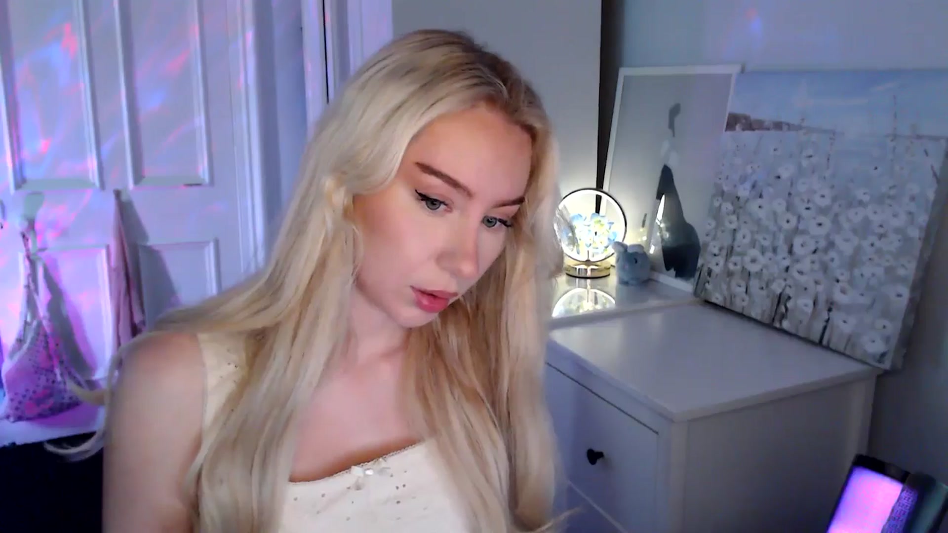 Gallery image thumbnail from British_Cutie's myfreecams stream on, 08/14/2025, 13:11 image 3 of 20