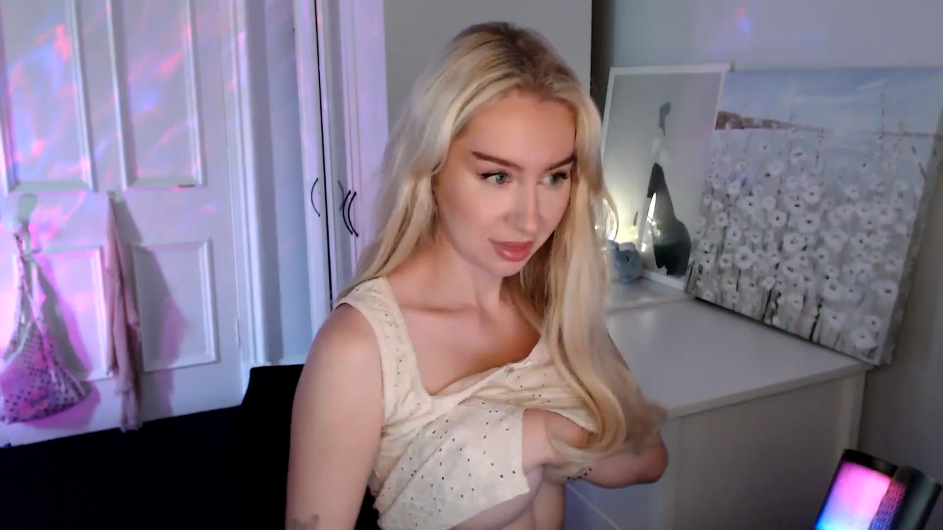 Gallery image thumbnail from British_Cutie's myfreecams stream on, 08/14/2025, 13:11 image 16 of 20