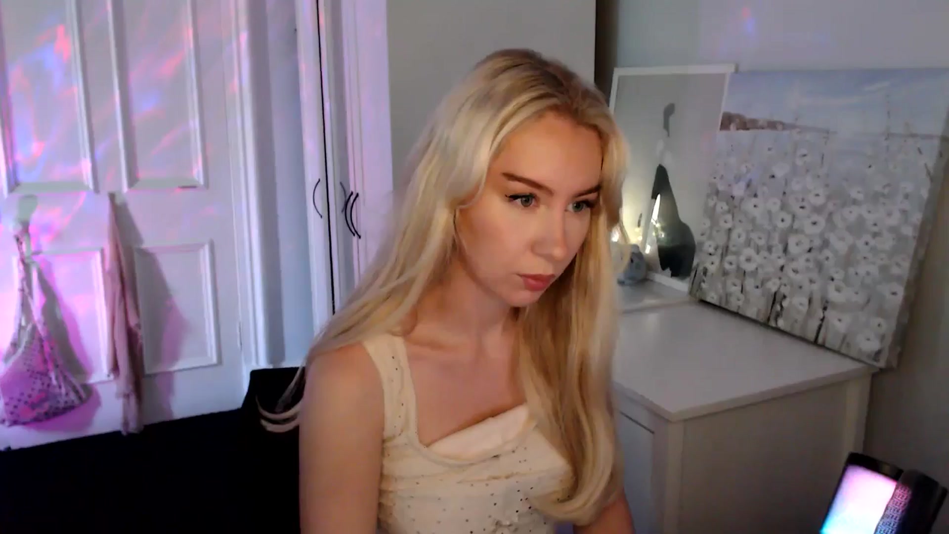Gallery image thumbnail from British_Cutie's myfreecams stream on, 08/14/2025, 13:11 image 17 of 20