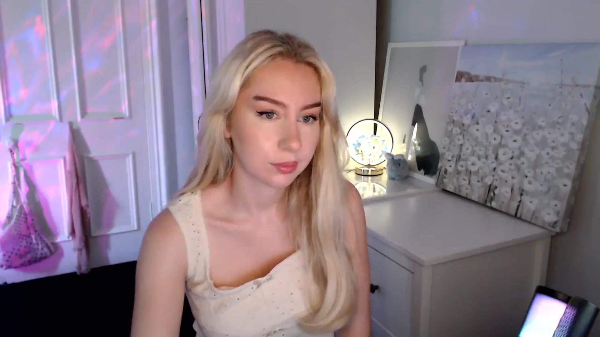 Gallery image thumbnail from British_Cutie's myfreecams stream on, 08/14/2025, 13:11 image 15 of 20