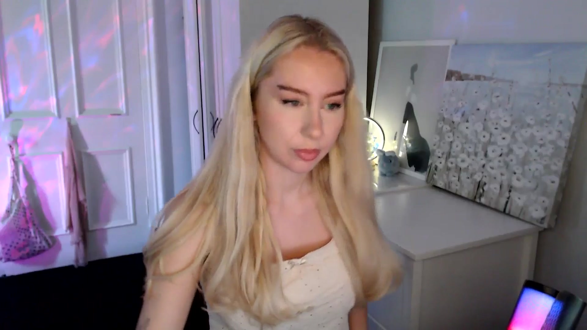 Gallery image thumbnail from British_Cutie's myfreecams stream on, 08/14/2025, 13:11 image 10 of 20