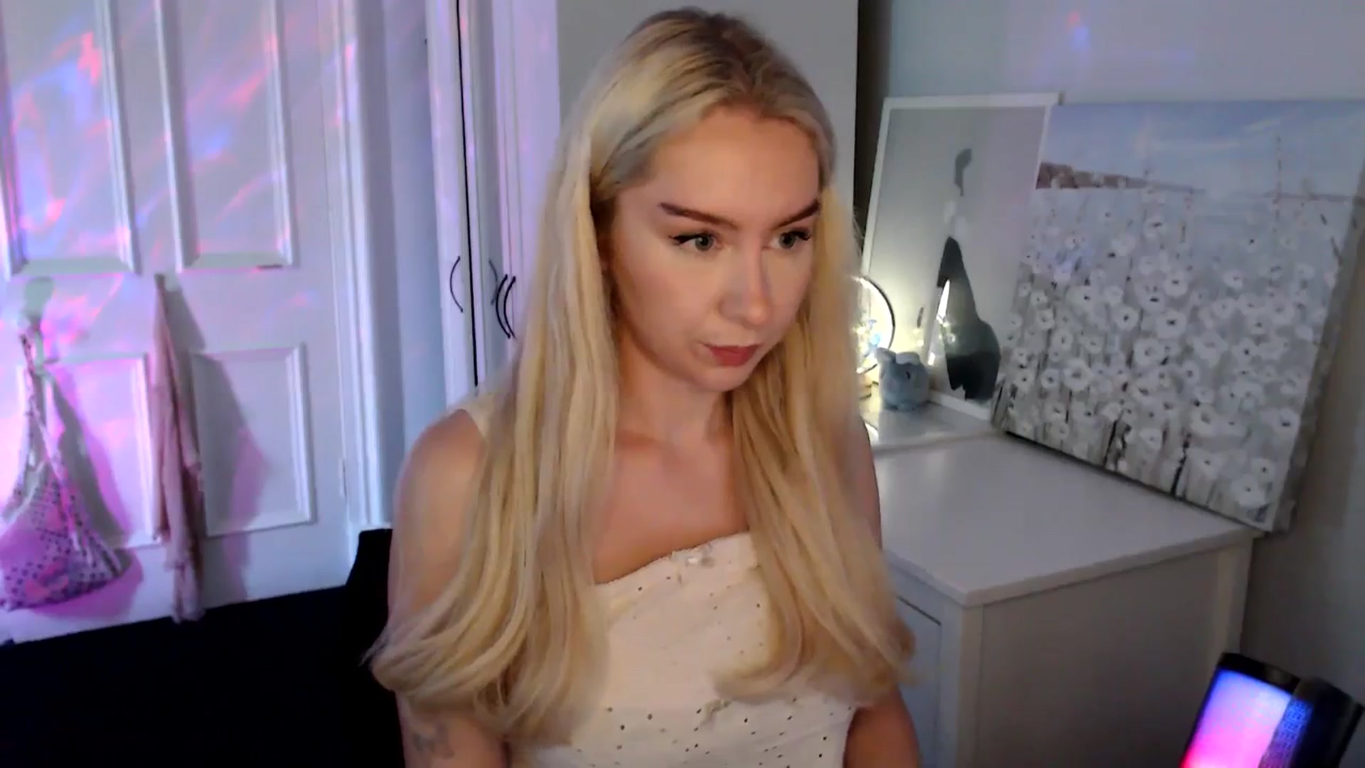 Gallery image thumbnail from British_Cutie's myfreecams stream on, 08/14/2025, 13:11 image 8 of 20