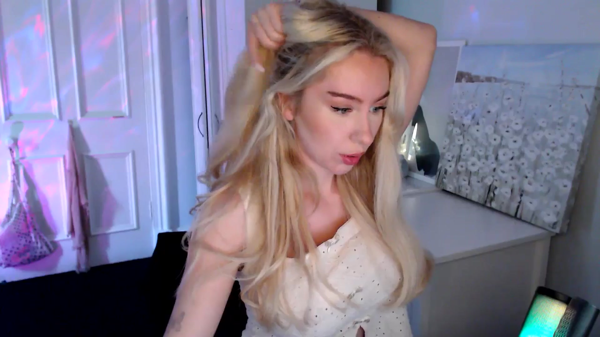 Gallery image thumbnail from British_Cutie's myfreecams stream on, 08/14/2025, 13:11 image 7 of 20