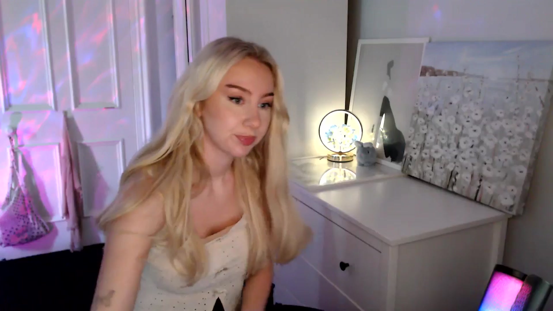 Gallery image thumbnail from British_Cutie's myfreecams stream on, 08/14/2025, 13:11 image 5 of 20