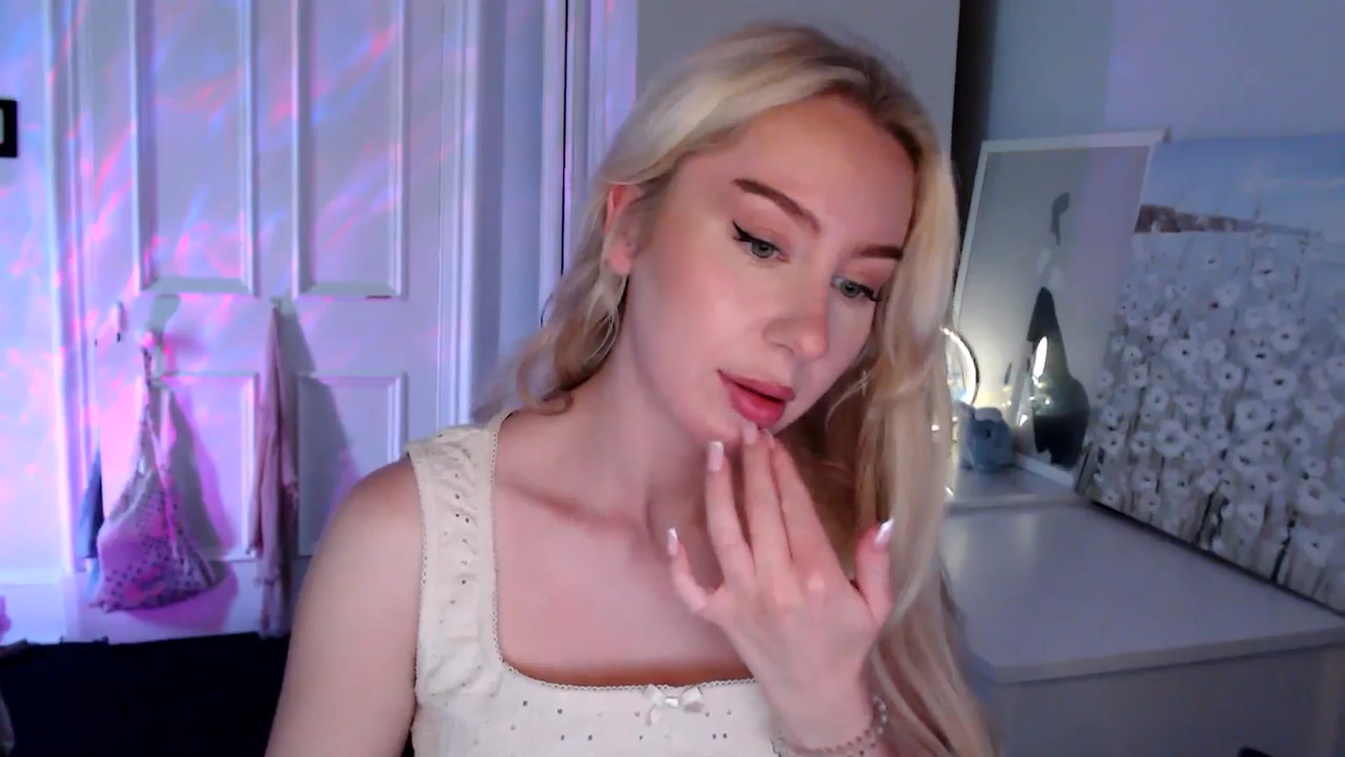 Gallery image thumbnail from British_Cutie's myfreecams stream on, 08/14/2025, 13:55 image 16 of 20