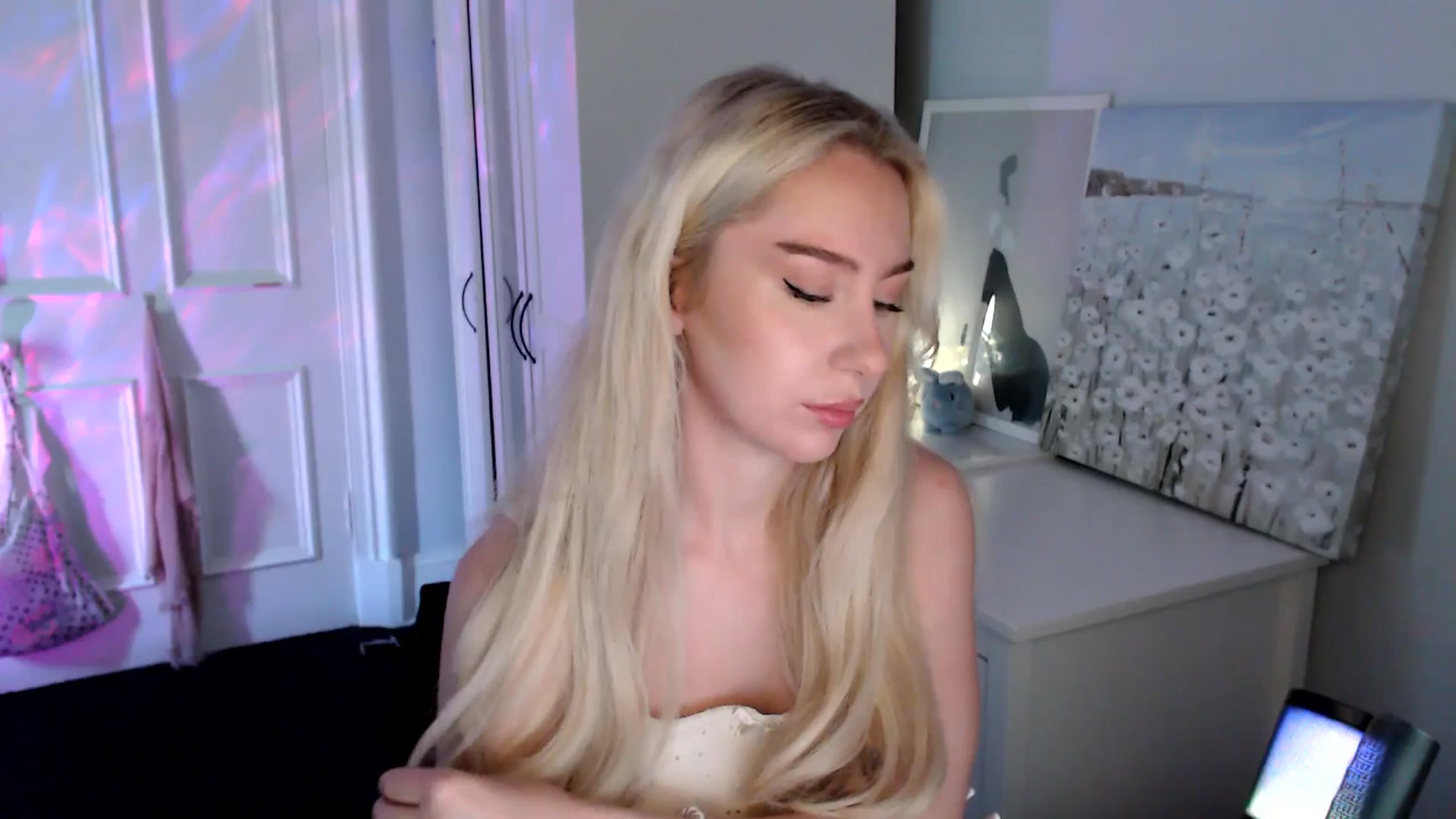 Gallery image thumbnail from British_Cutie's myfreecams stream on, 08/14/2025, 13:55 image 5 of 20