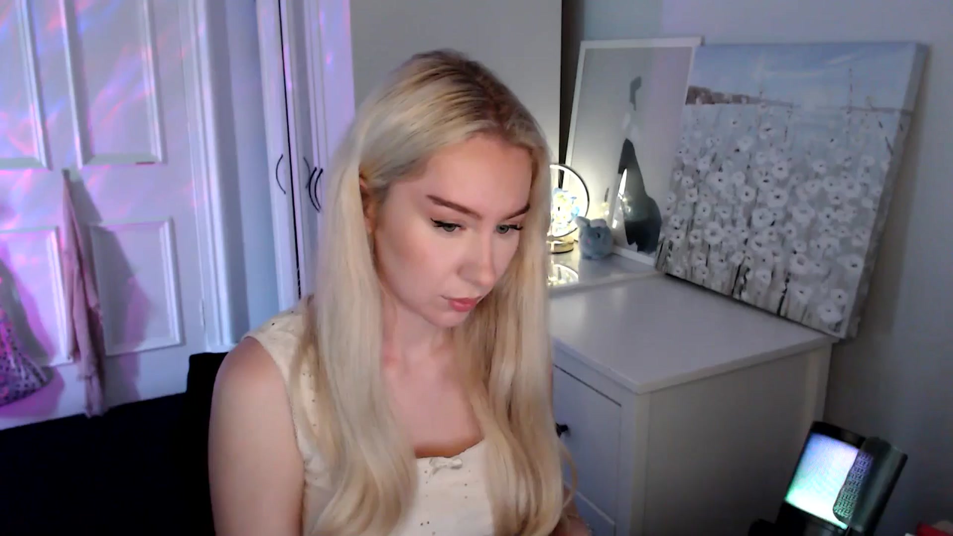 Gallery image thumbnail from British_Cutie's myfreecams stream on, 08/14/2025, 13:55 image 1 of 20