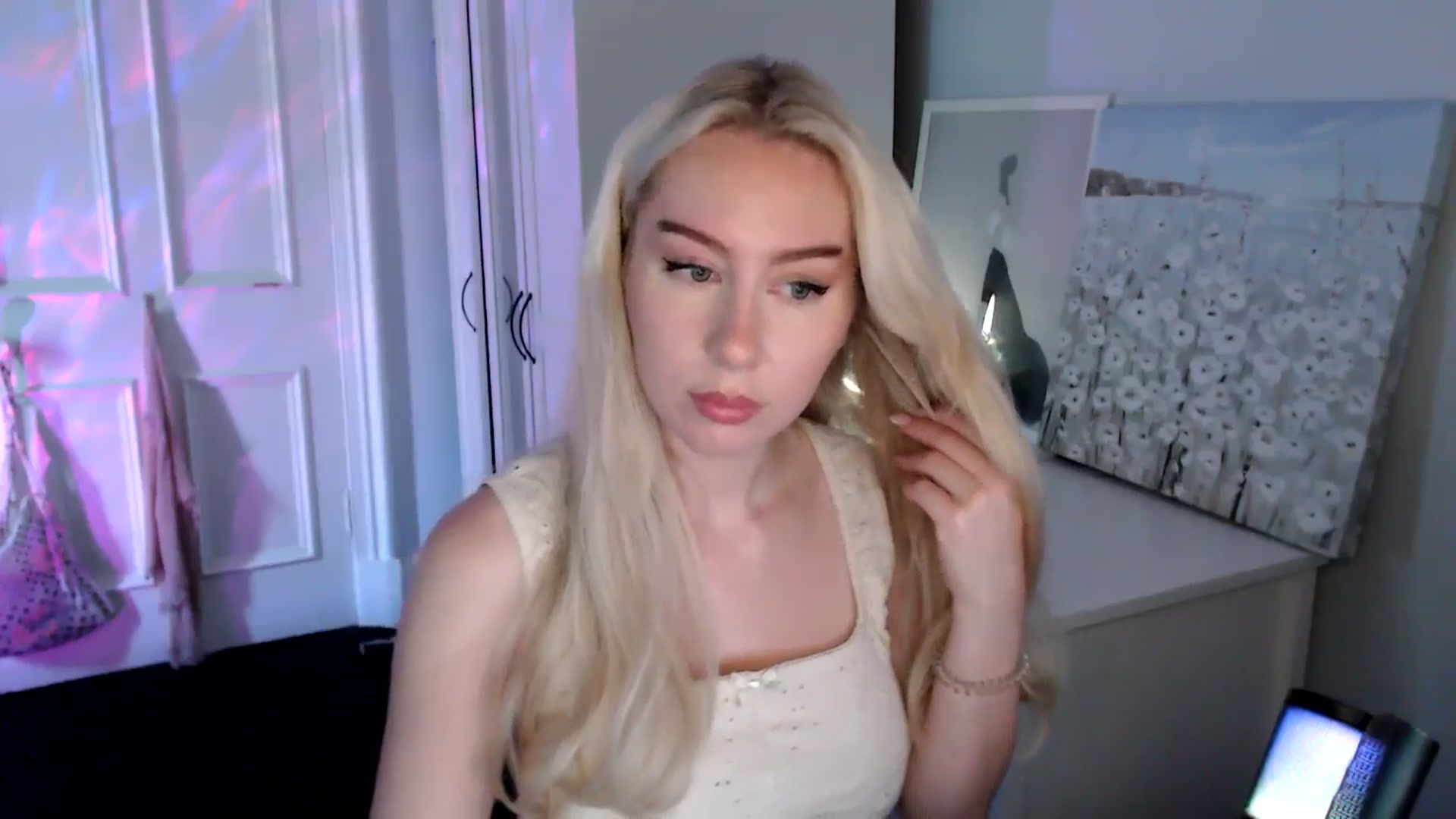 Gallery image thumbnail from British_Cutie's myfreecams stream on, 08/14/2025, 13:55 image 6 of 20