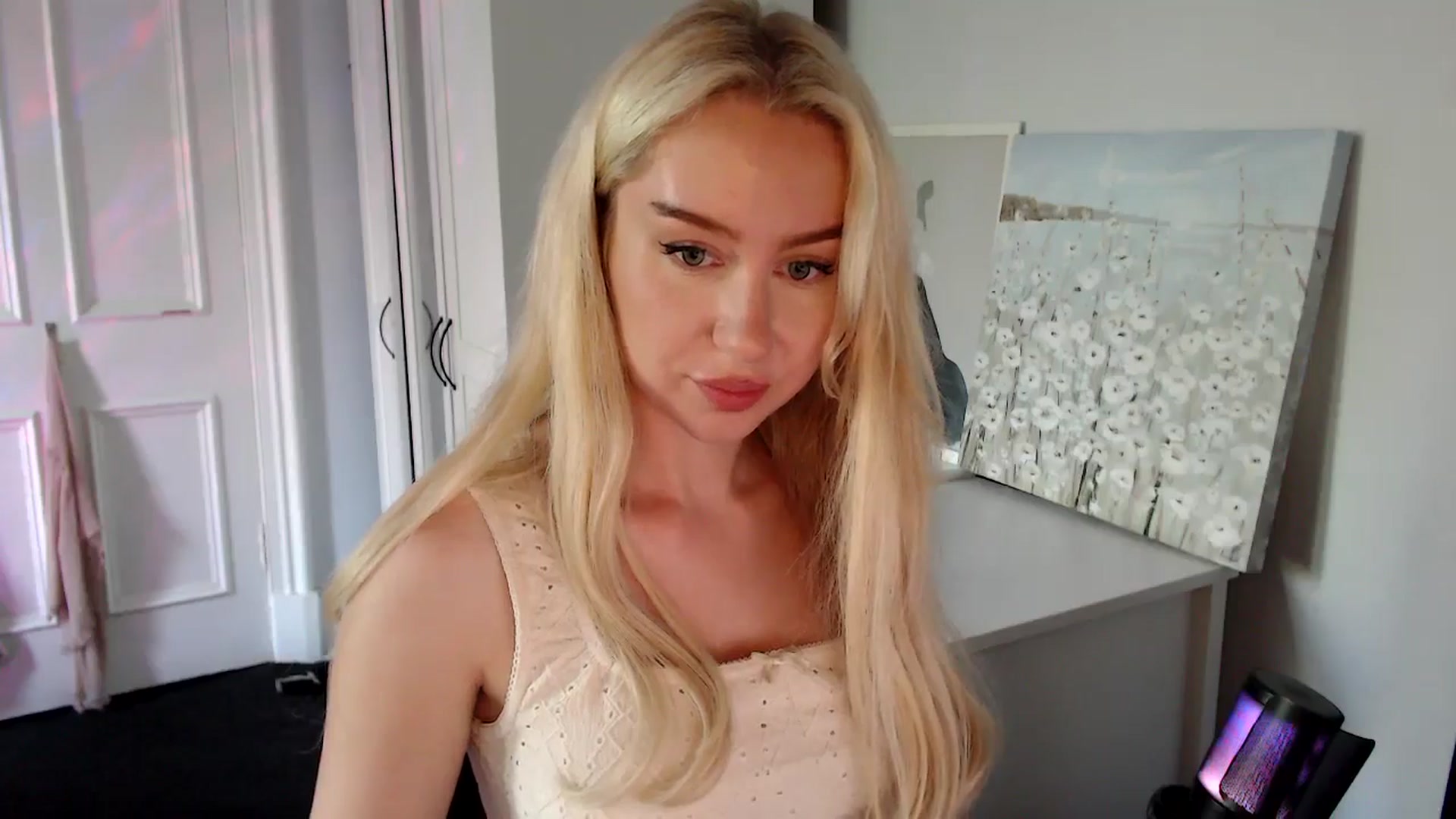 Gallery image thumbnail from British_Cutie's myfreecams stream on, 08/14/2025, 16:14 image 9 of 20