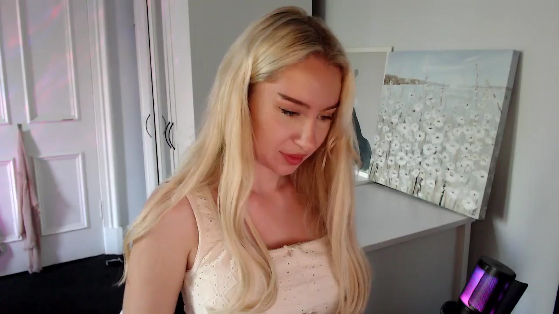 Gallery image thumbnail from British_Cutie's myfreecams stream on, 08/14/2025, 16:14 image 10 of 20