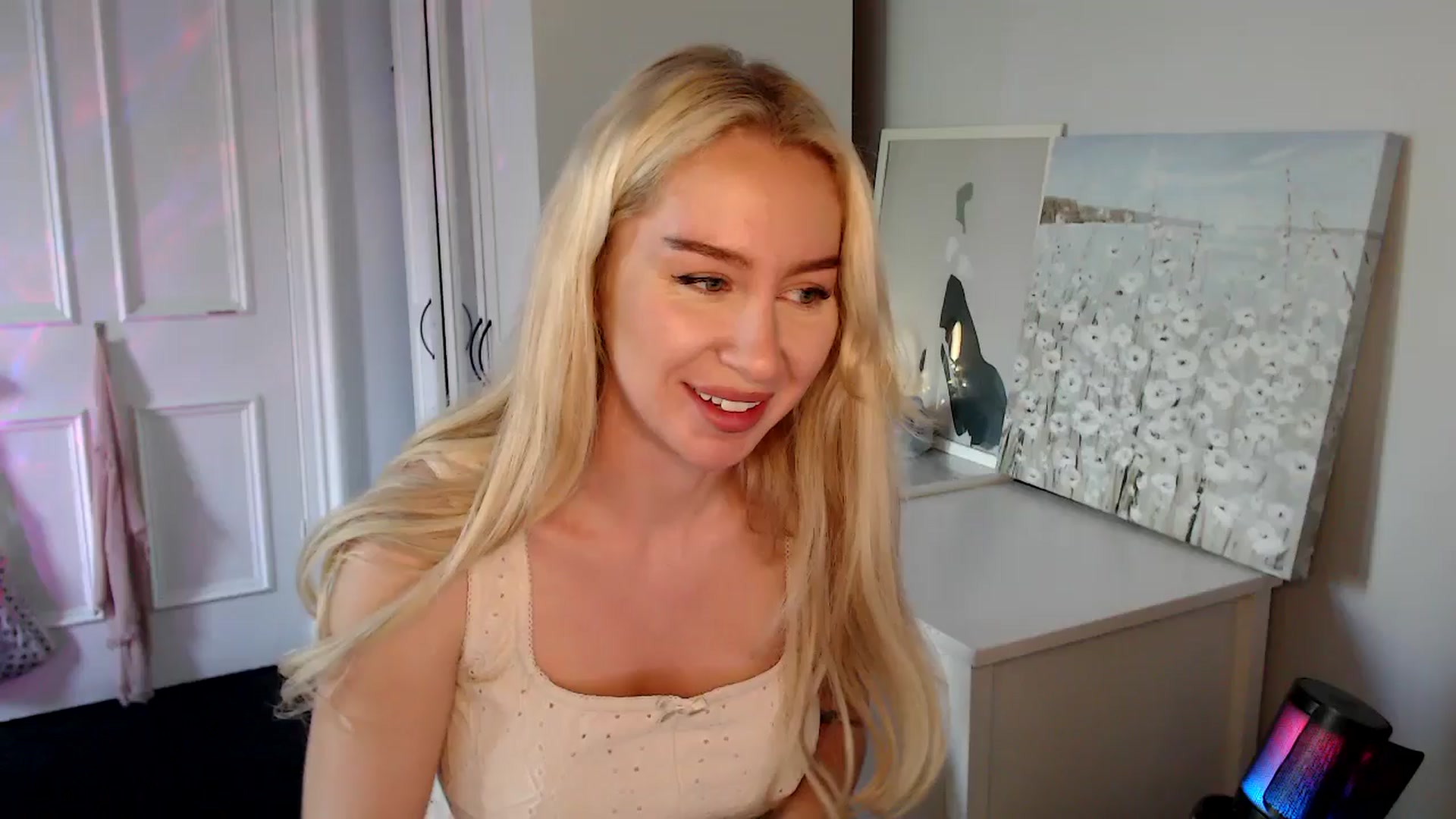 Gallery image thumbnail from British_Cutie's myfreecams stream on, 08/14/2025, 16:14 image 15 of 20