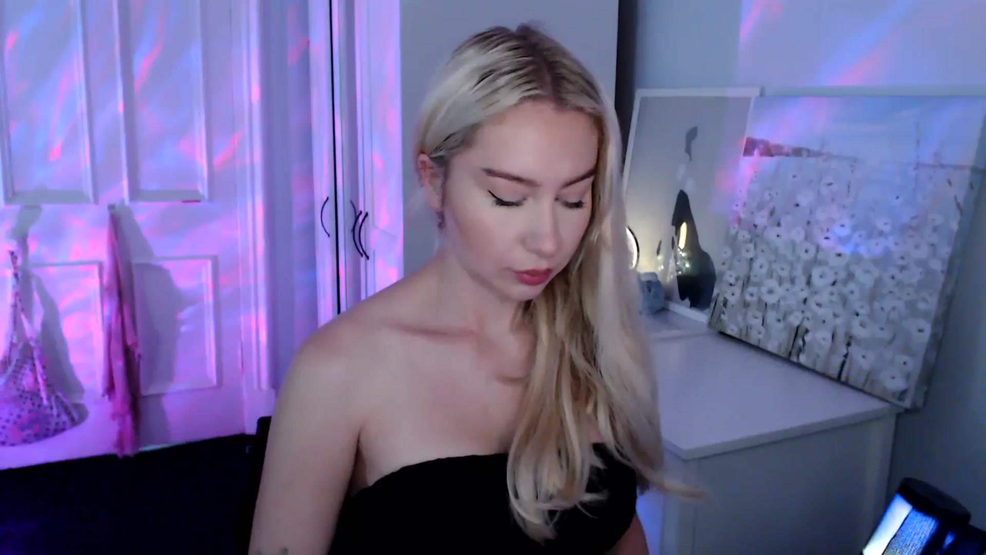 Gallery image thumbnail from British_Cutie's myfreecams stream on, 08/15/2025, 10:41 image 7 of 20