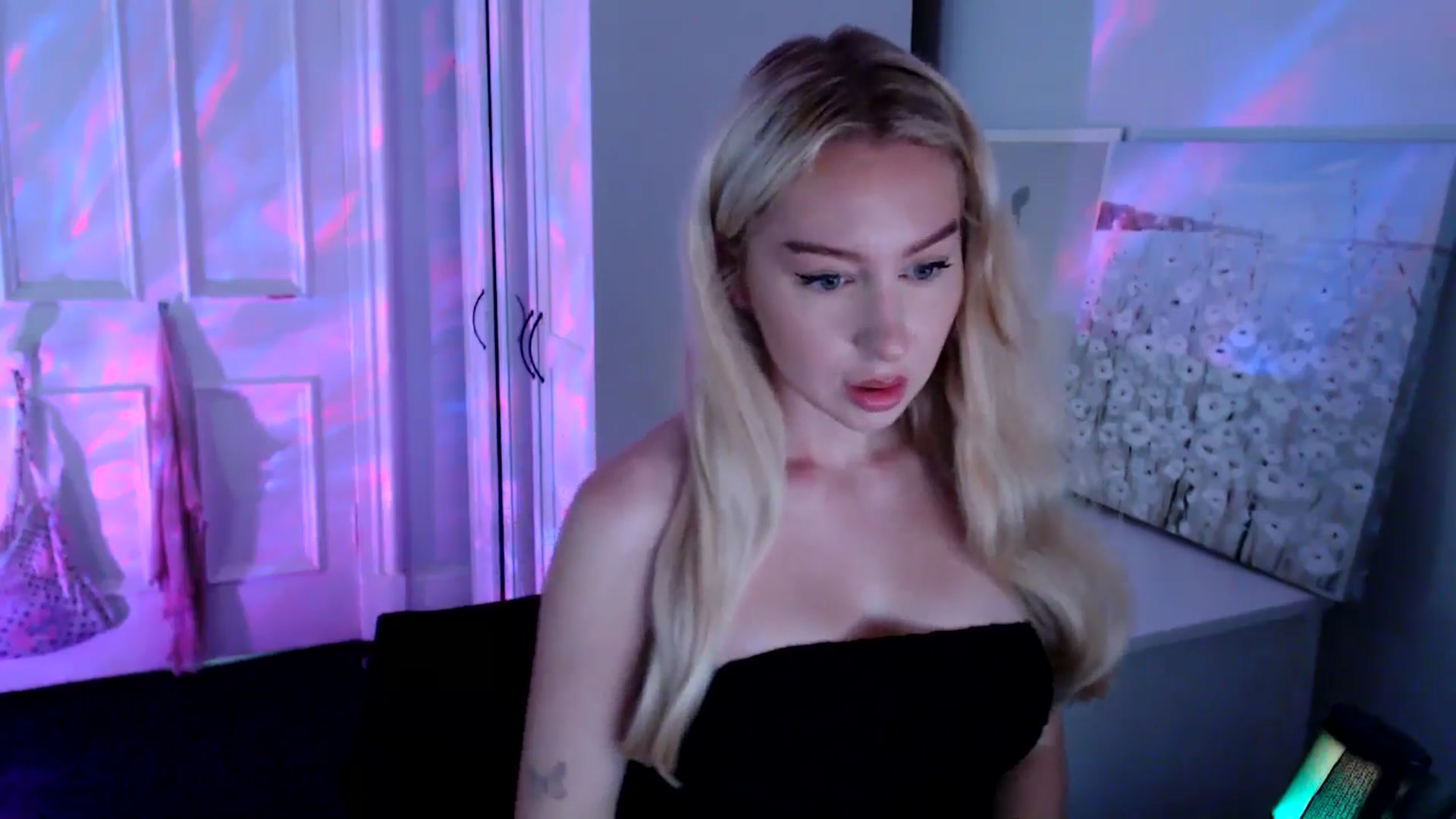 Gallery image thumbnail from British_Cutie's myfreecams stream on, 08/15/2025, 10:41 image 9 of 20