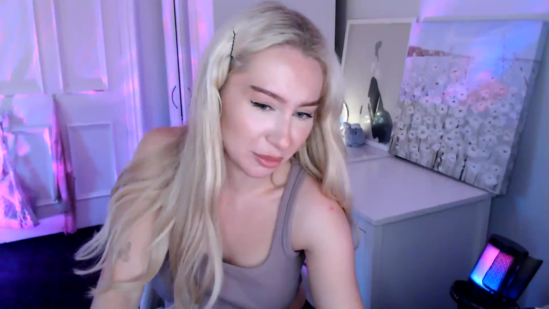 Gallery image thumbnail from British_Cutie's myfreecams stream on, 08/15/2025, 19:49 image 13 of 20