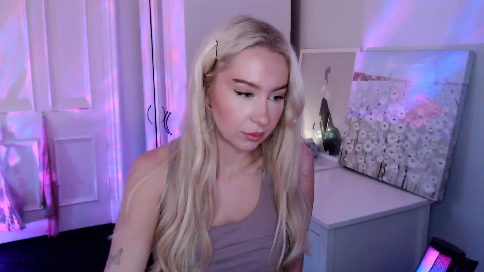 Gallery image thumbnail from British_Cutie's myfreecams stream on, 08/15/2025, 19:49 image 16 of 20