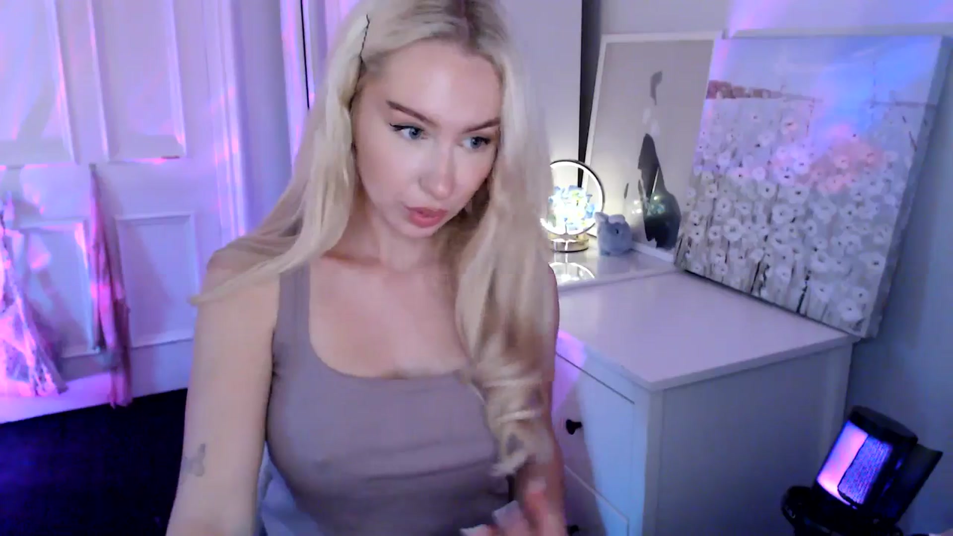 Gallery image thumbnail from British_Cutie's myfreecams stream on, 08/15/2025, 19:49 image 12 of 20