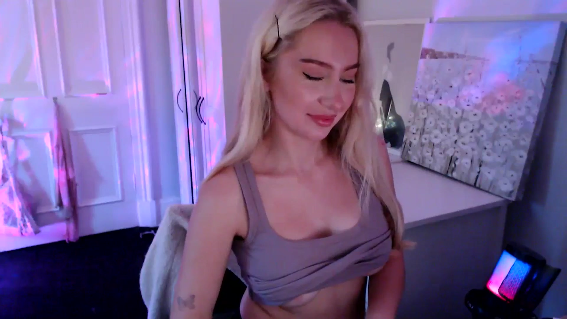 Gallery image thumbnail from British_Cutie's myfreecams stream on, 08/15/2025, 19:49 image 10 of 20