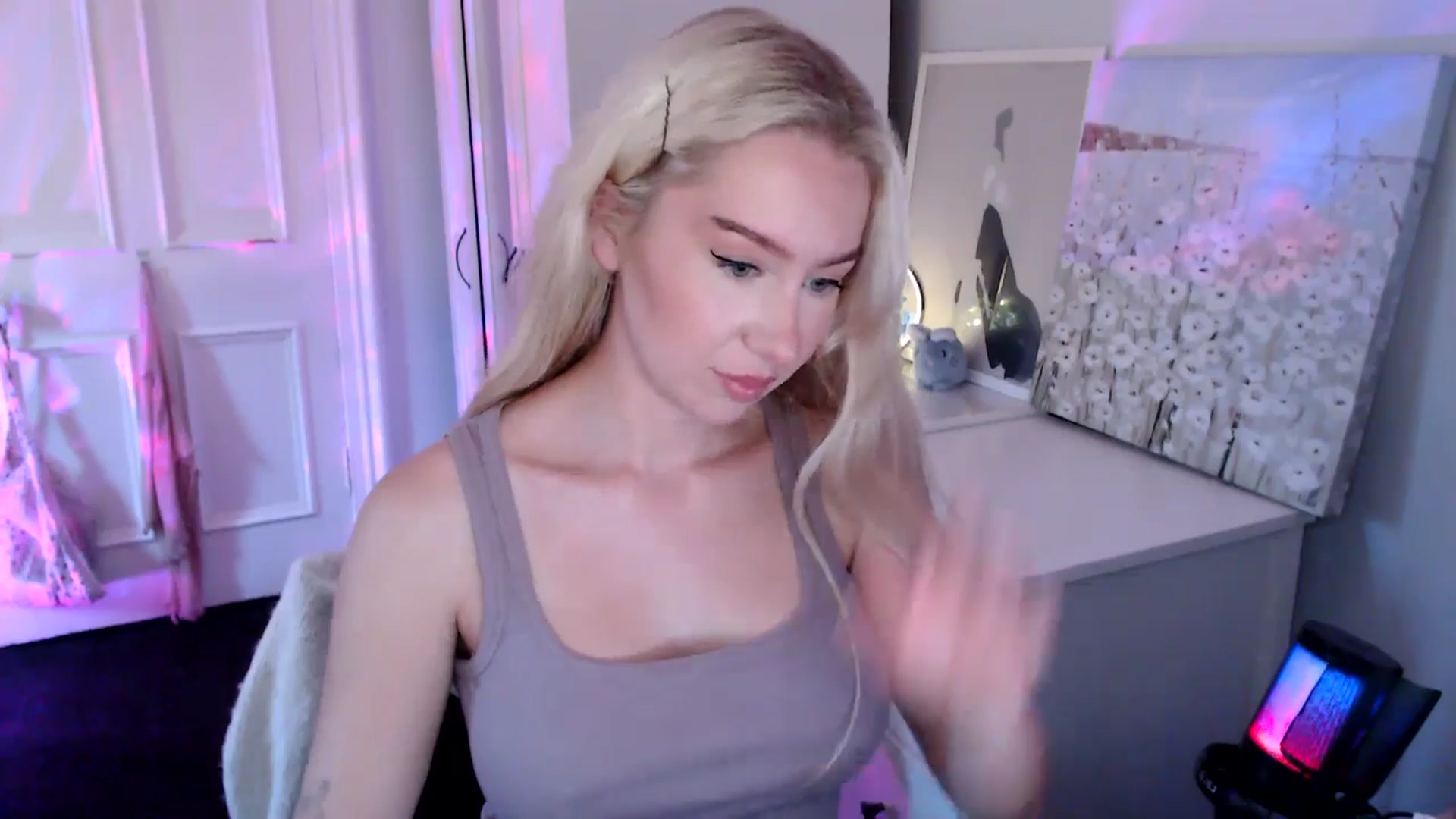 Gallery image thumbnail from British_Cutie's myfreecams stream on, 08/15/2025, 19:49 image 3 of 20