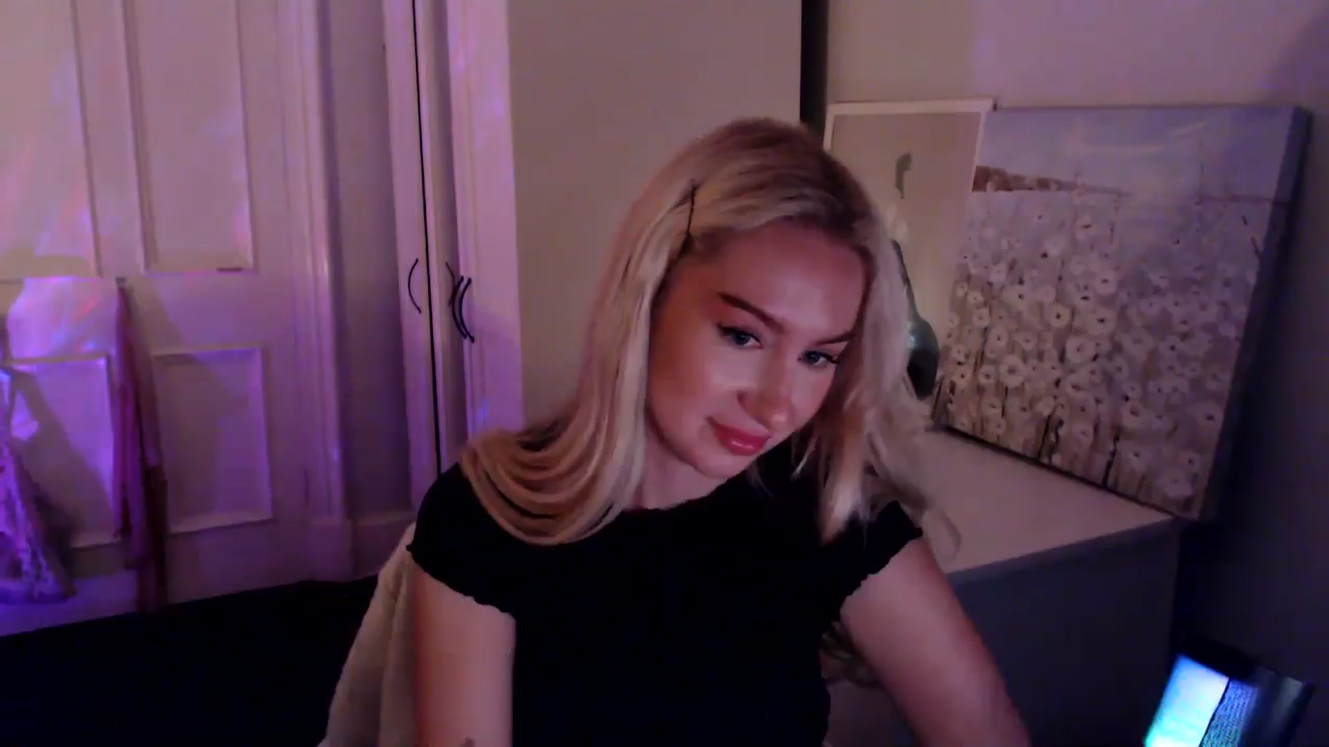 Gallery image thumbnail from British_Cutie's myfreecams stream on, 08/15/2025, 22:44 image 7 of 20